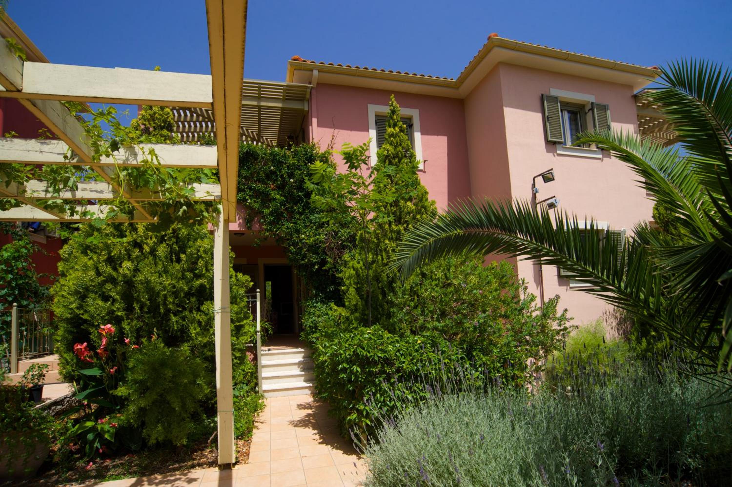 Two-Bedroom House (no pool) photo 1