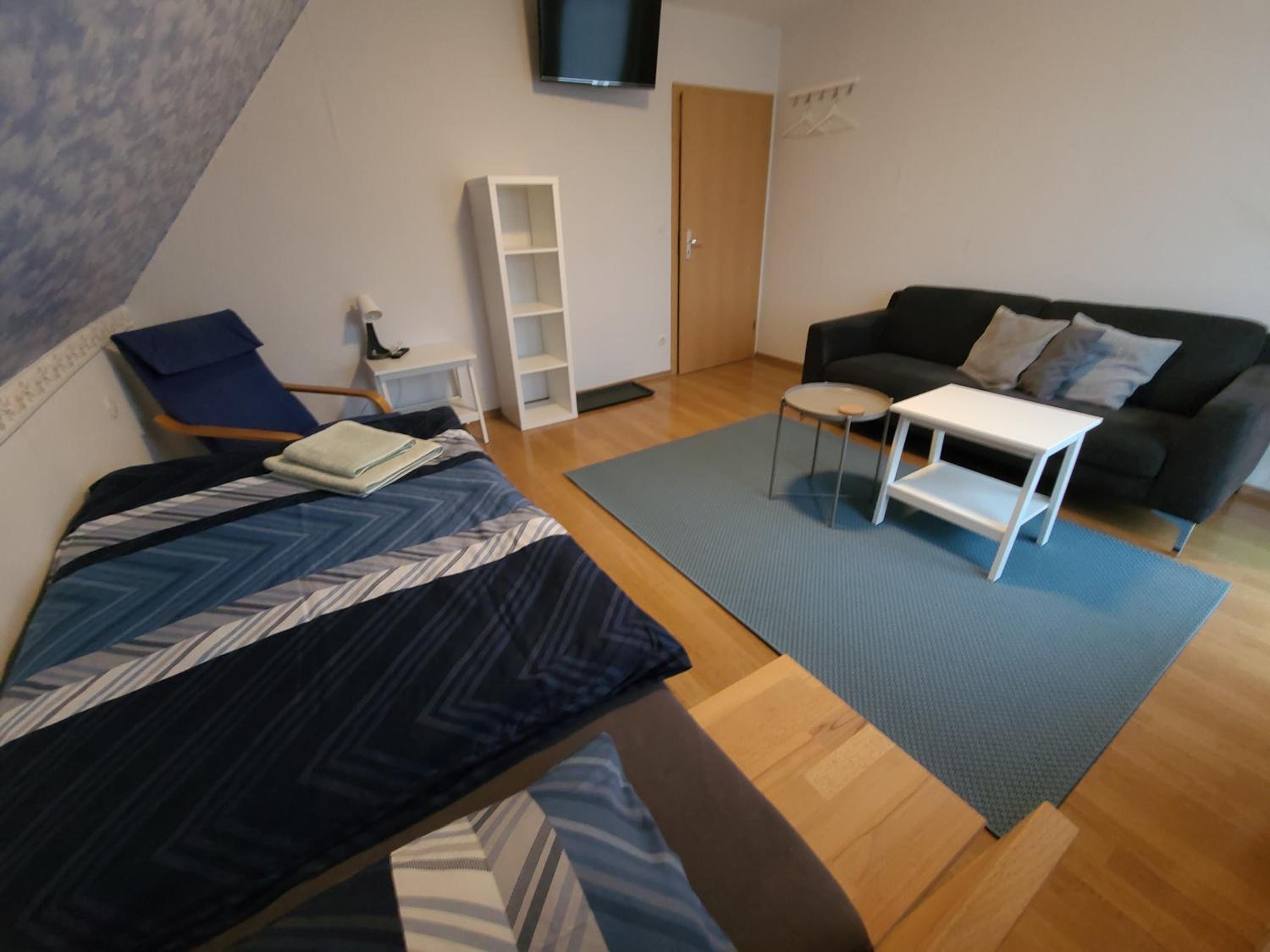 Three-Bedroom Apartment - High Floor photo 3