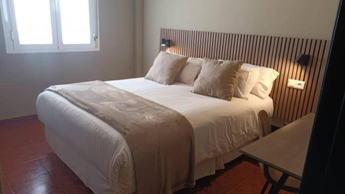 Standard Double Room - Photo 2