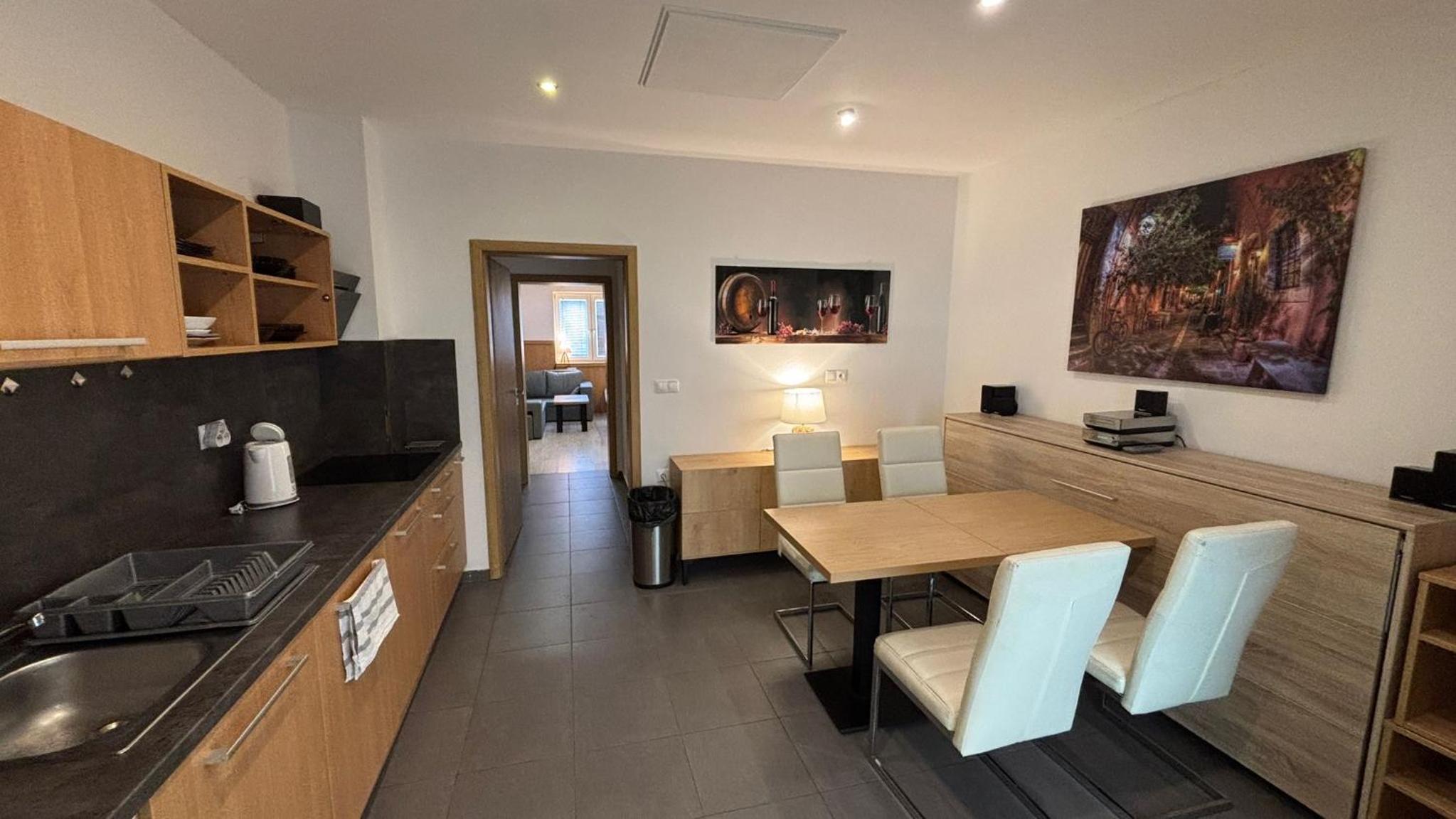 Deluxe Apartment