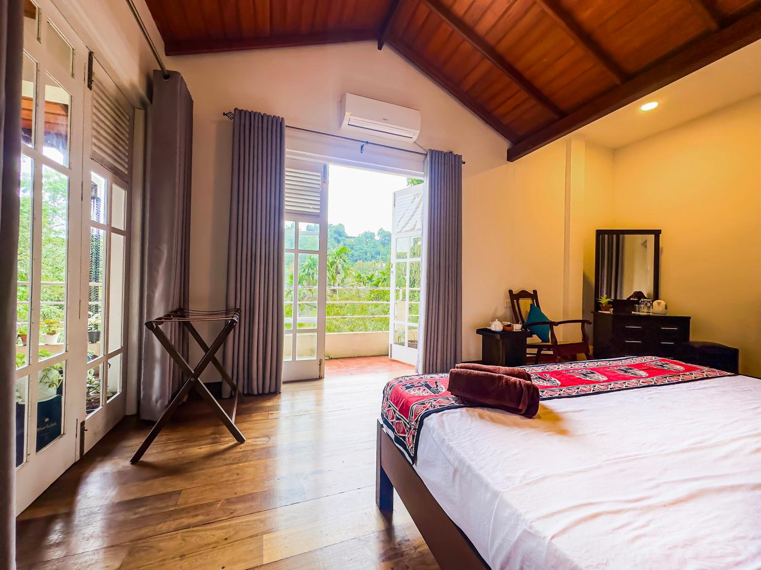 Deluxe Double Room - Photo 14