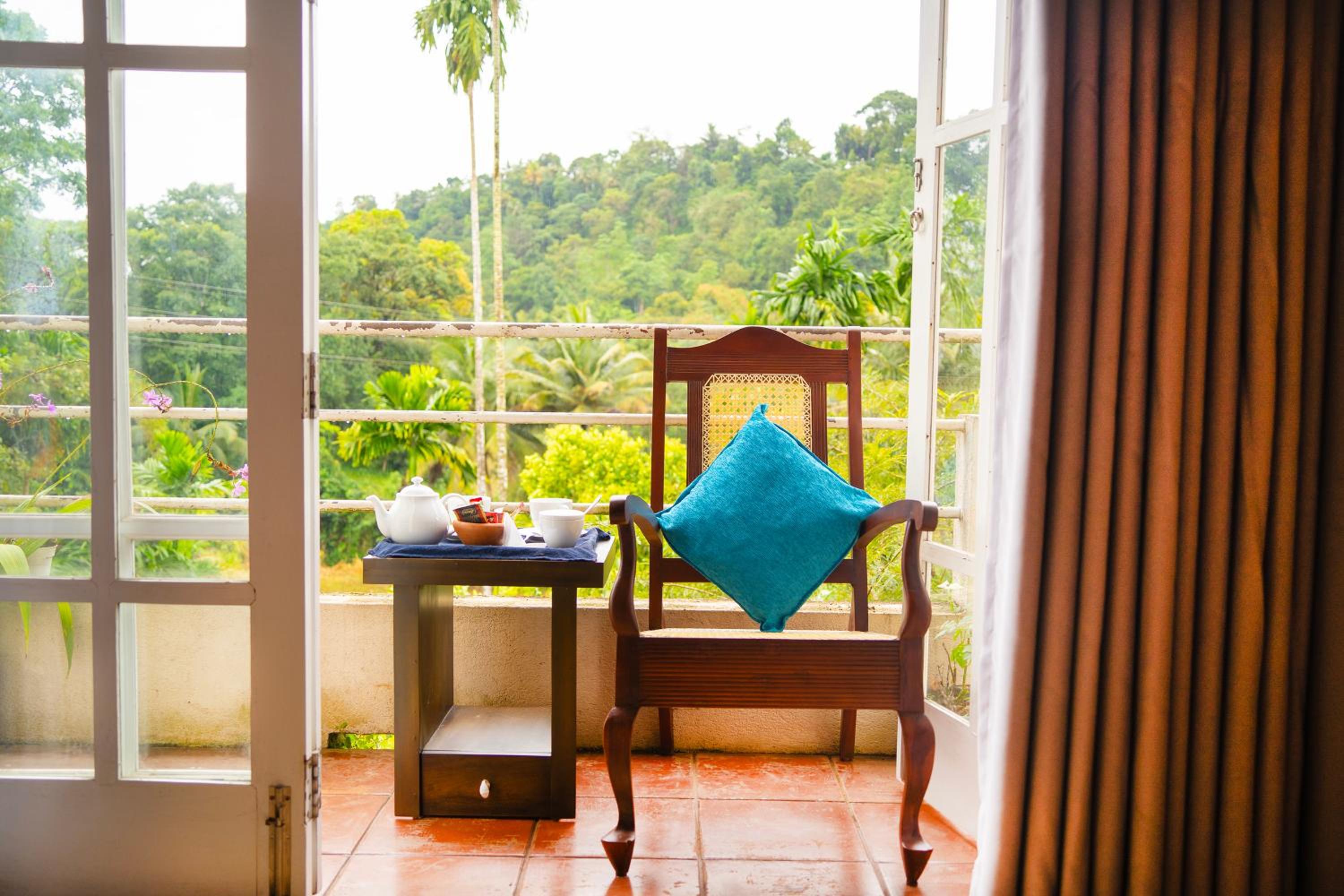 Deluxe Double Room - Photo 13