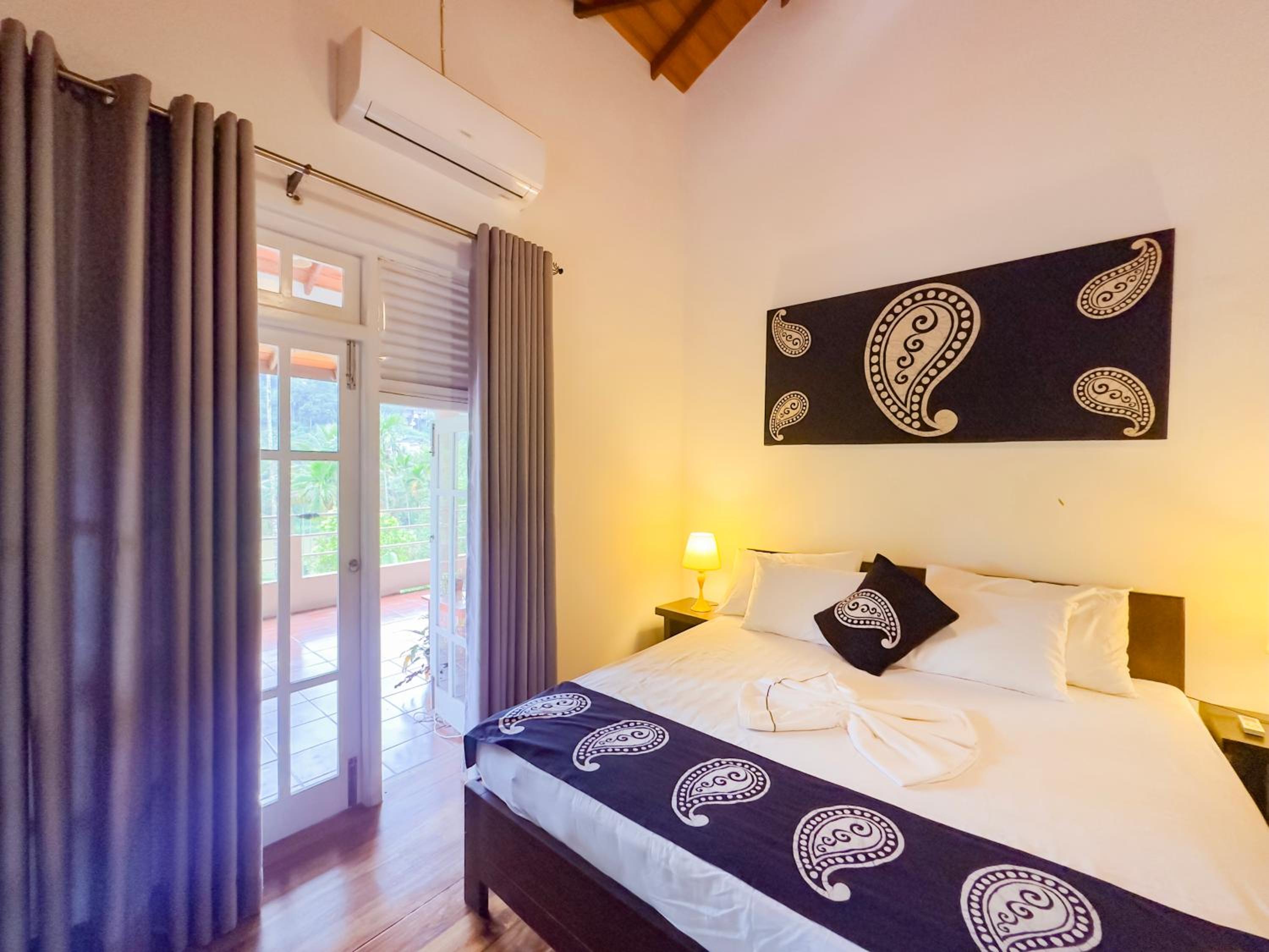 Deluxe Double Room - Photo 22