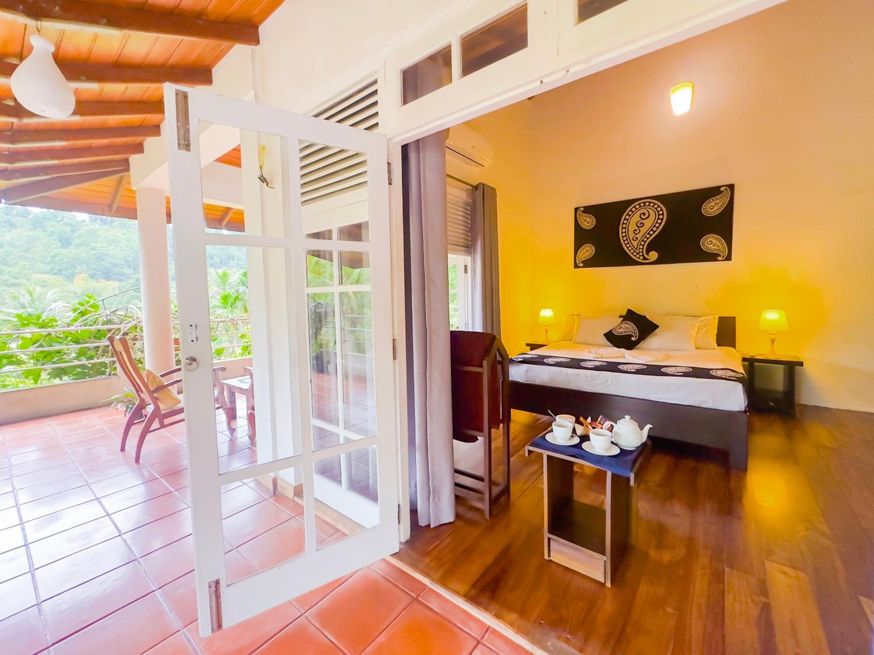 Deluxe Double Room - Photo 19