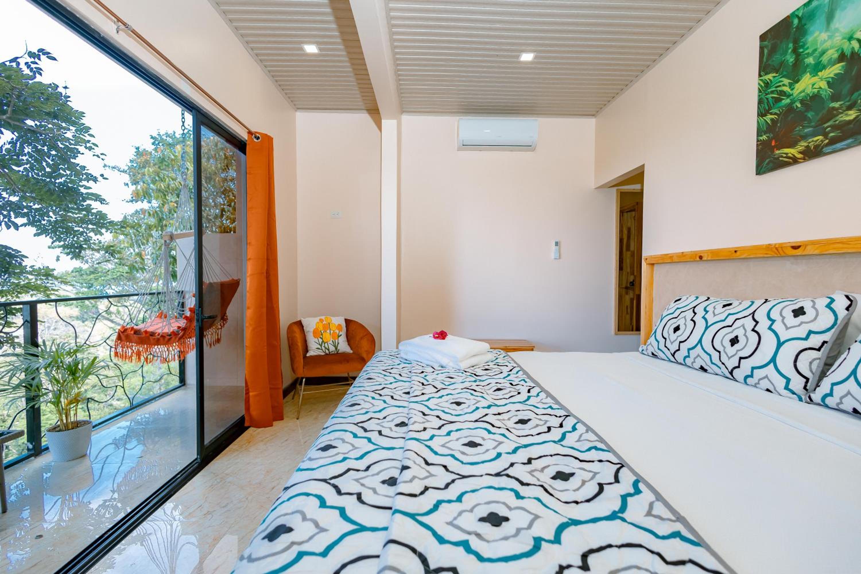 Deluxe Double Room with Balcony and Sea View photo 3