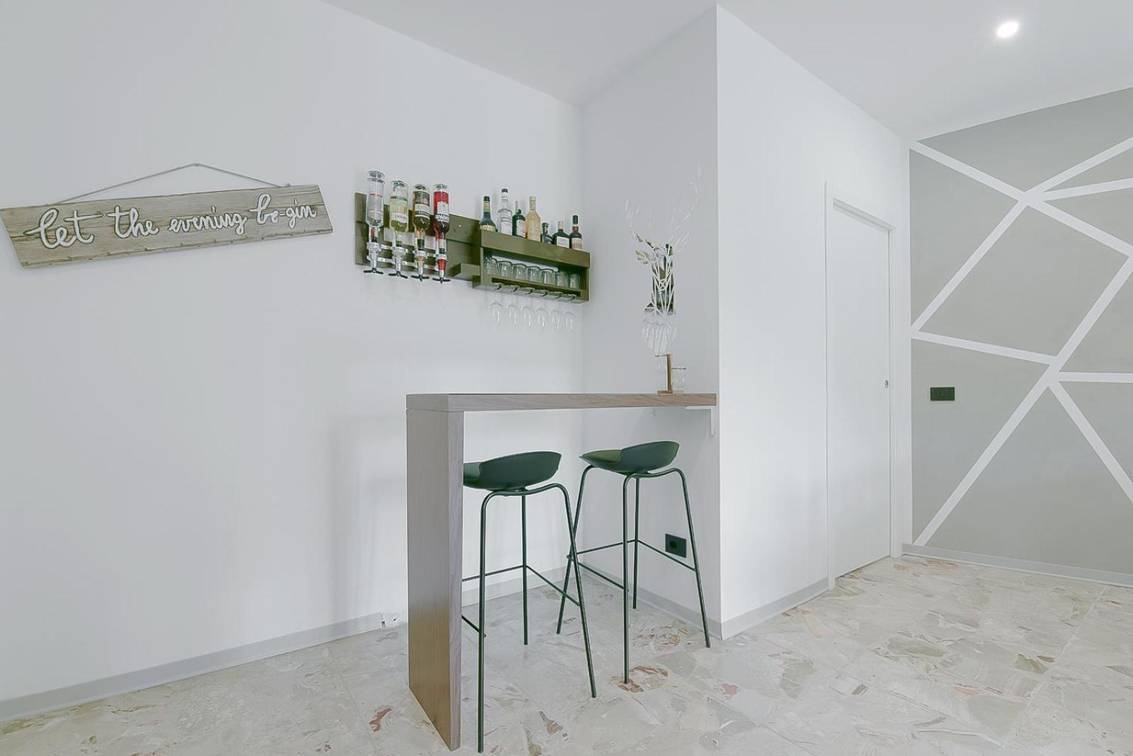 Large Double Room - Photo 10