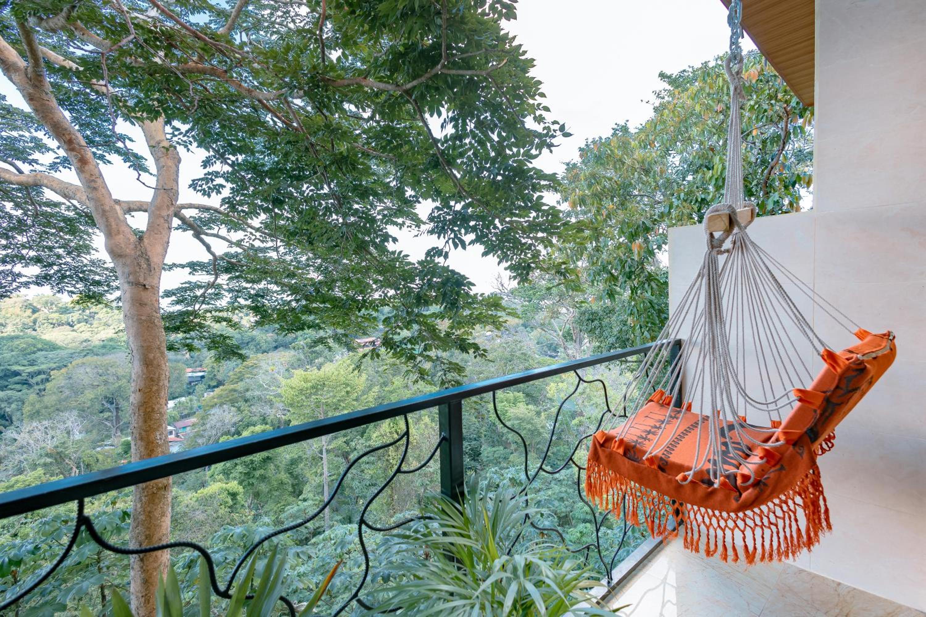 Deluxe Queen Room with Two Queen Beds photo 2