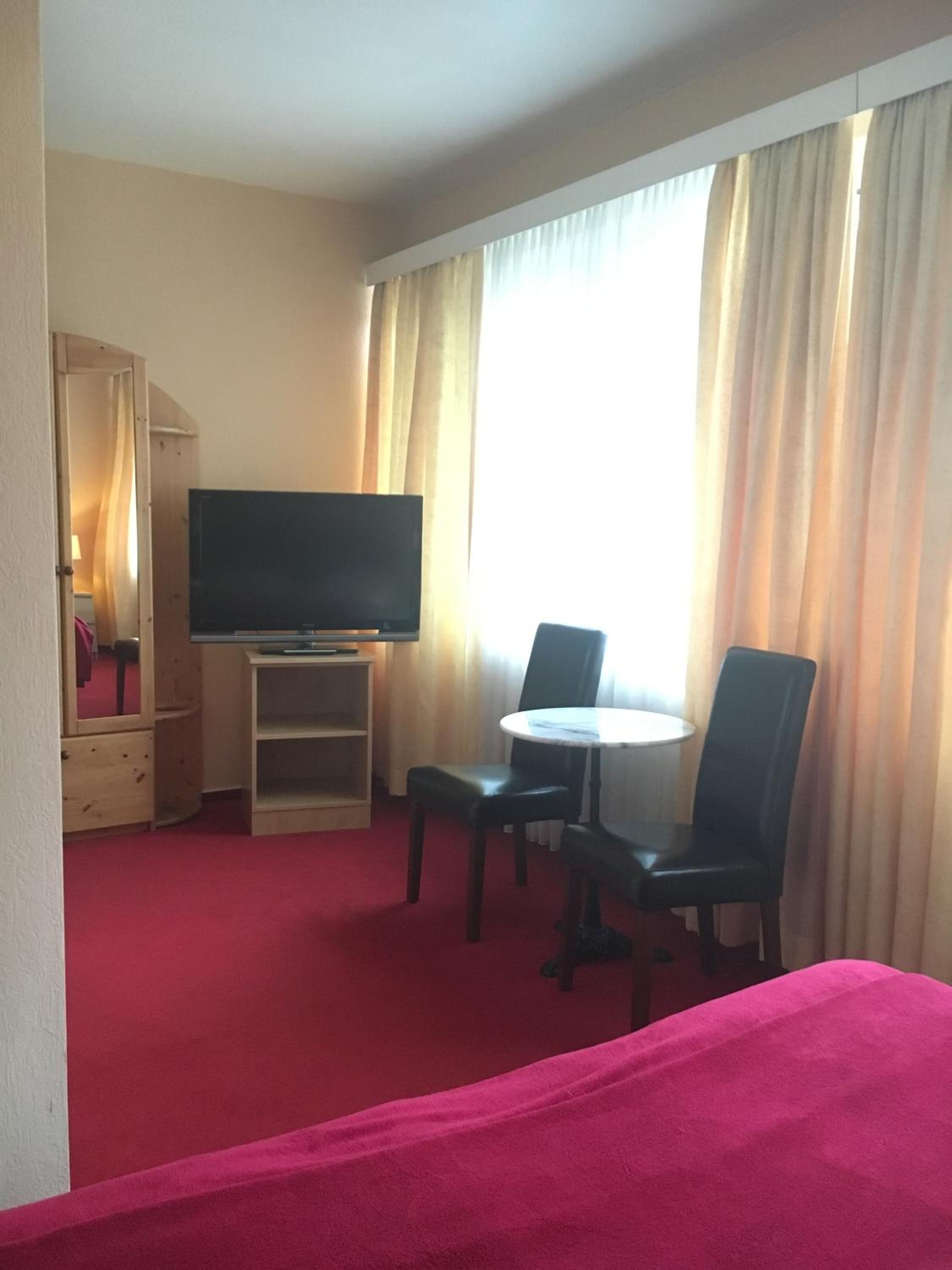 Double Room - Photo 12
