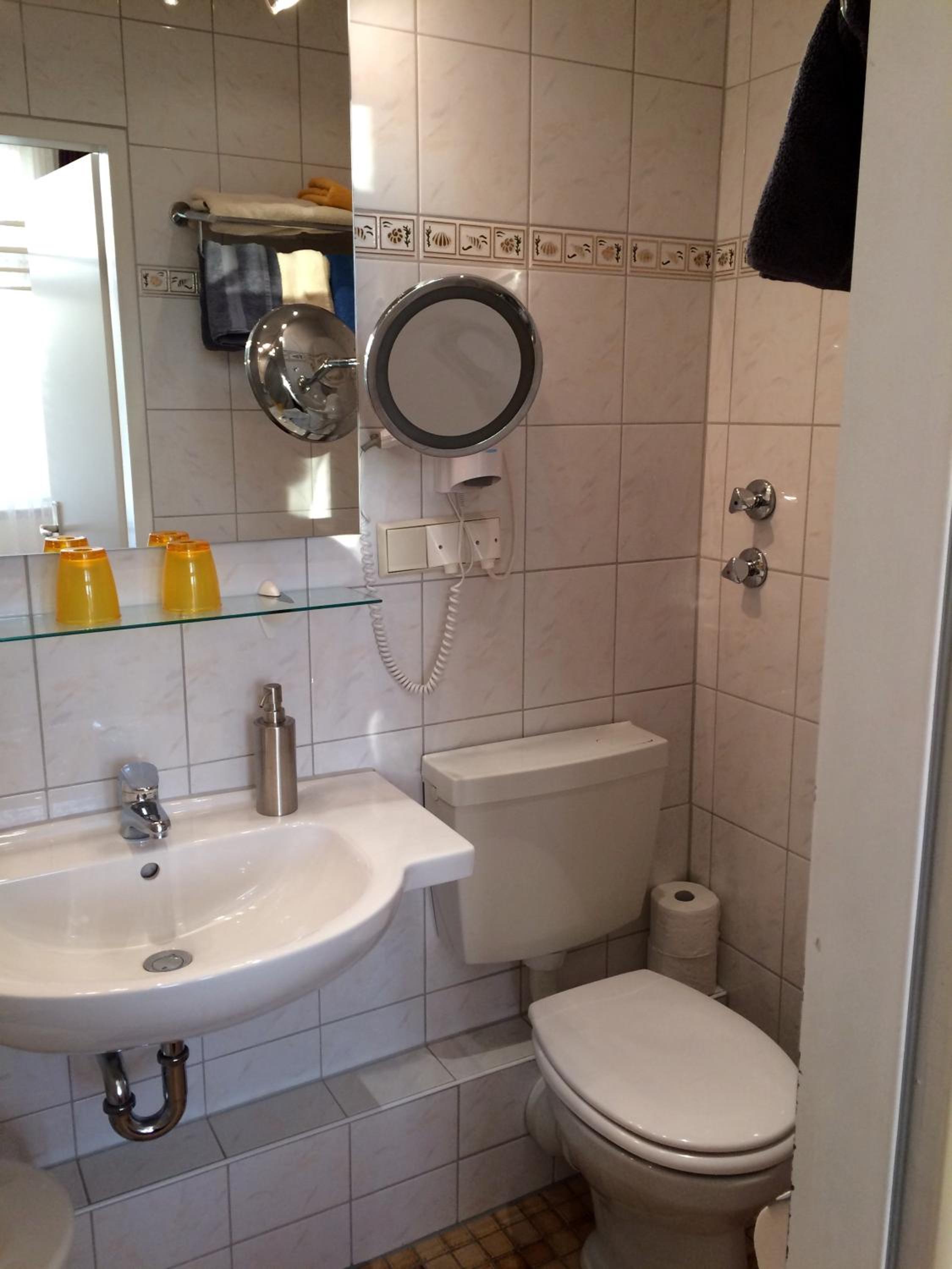 Double Room - Photo 6