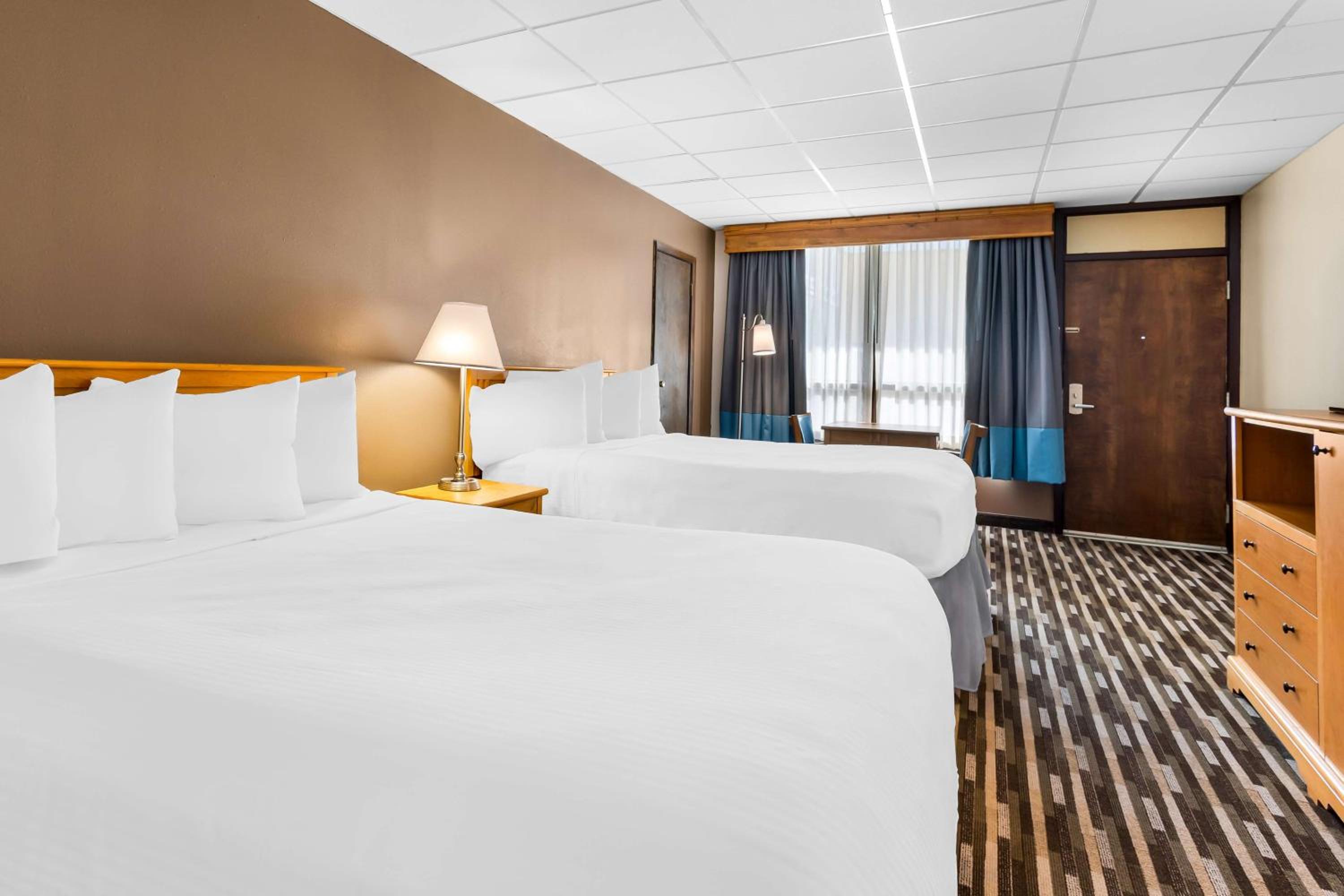 Two-Bedroom Twin Suite - Ground Floor/Non-Smoking photo 3