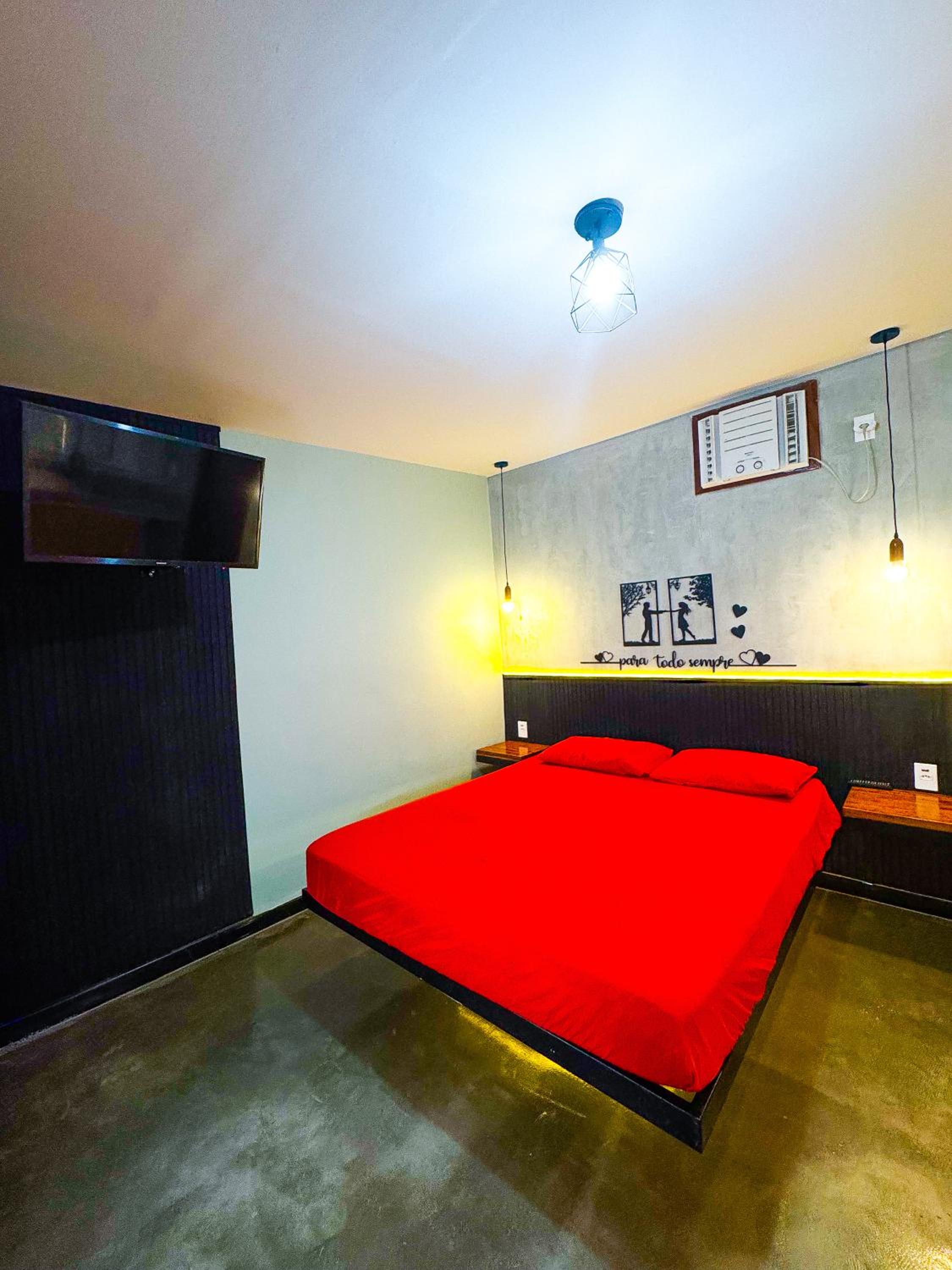 Deluxe Queen Suite - Photo 4