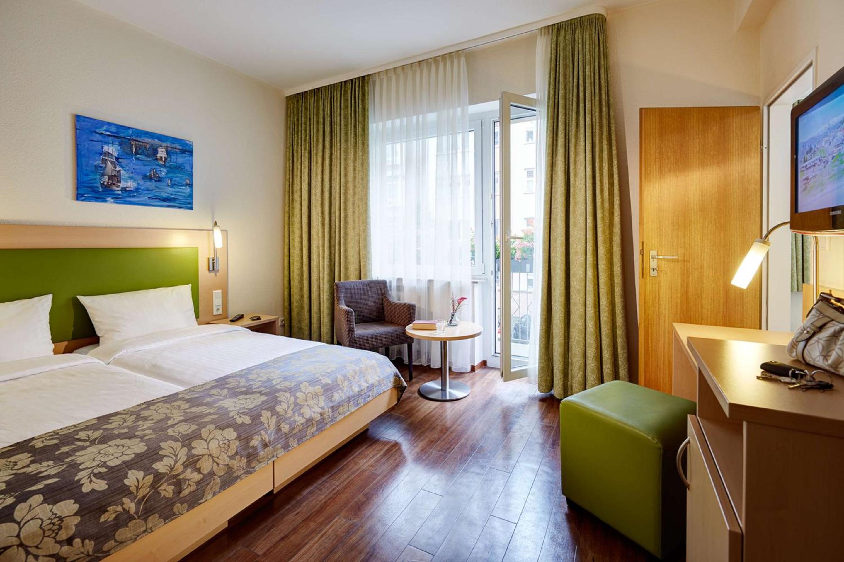 Standard Double Room - Photo 2