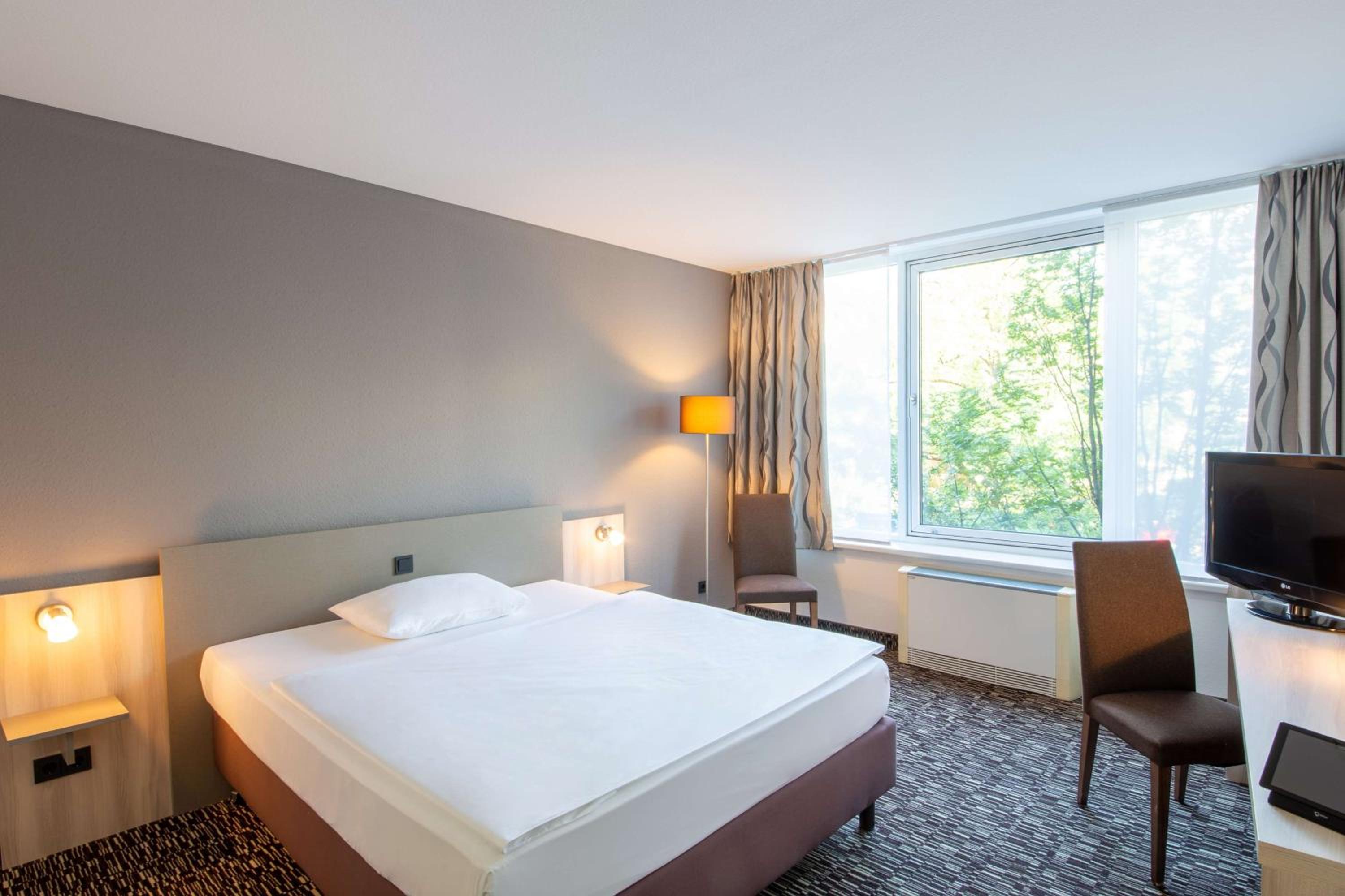 Standard Double Room - Photo 2