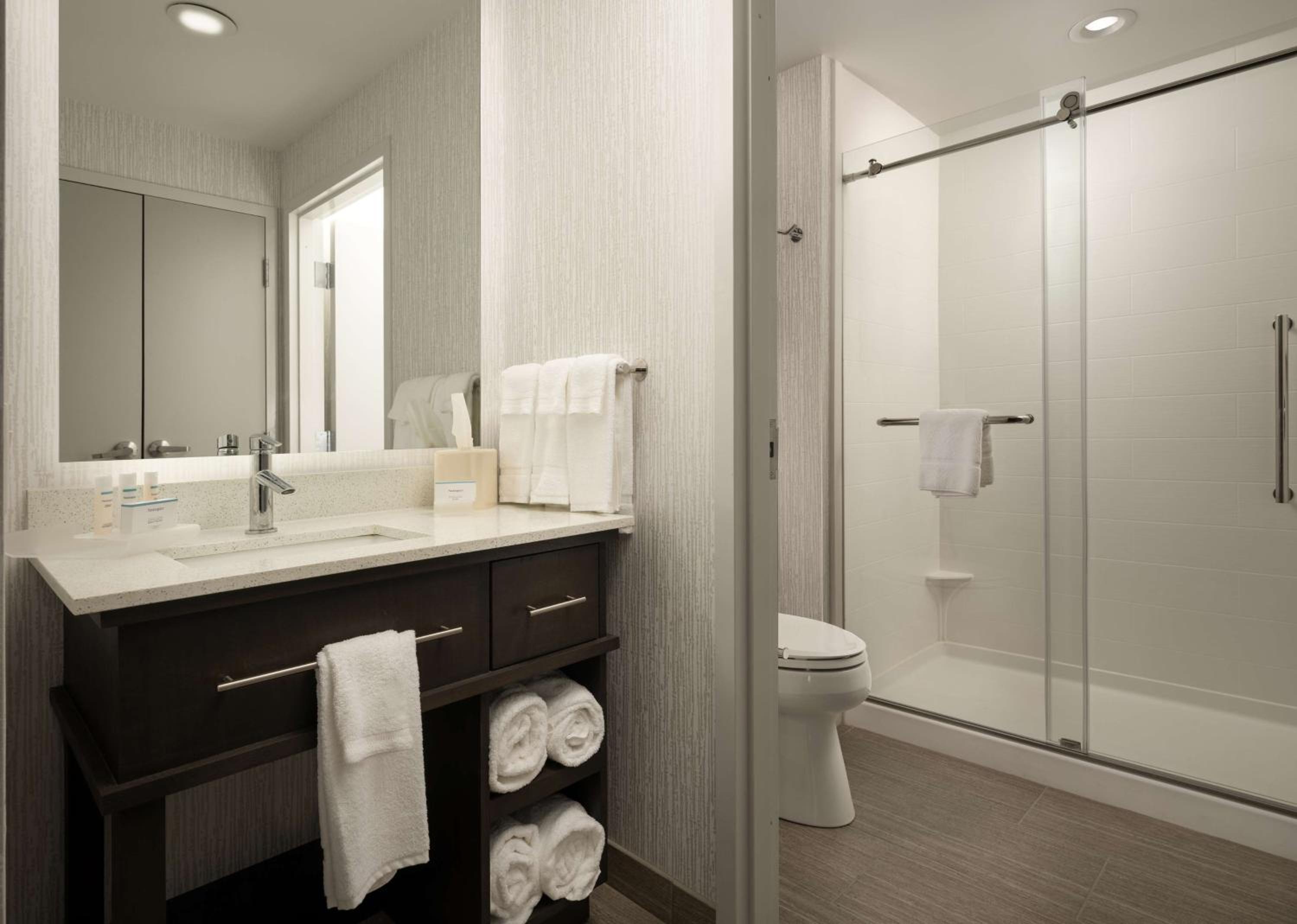 King Studio Suite - Hearing Access/Non-Smoking