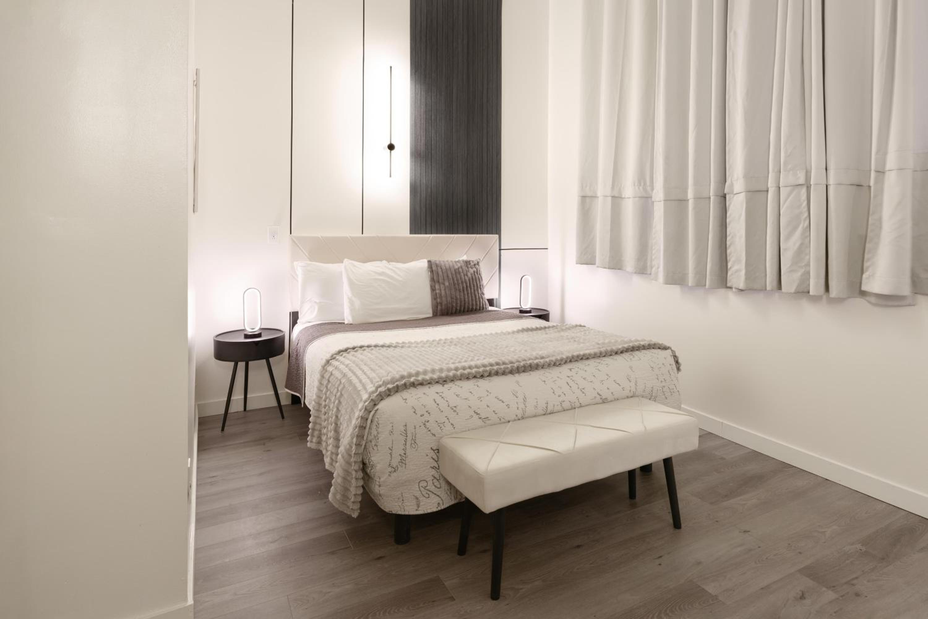 Superior Room, 1 Queen Bed - Photo 1