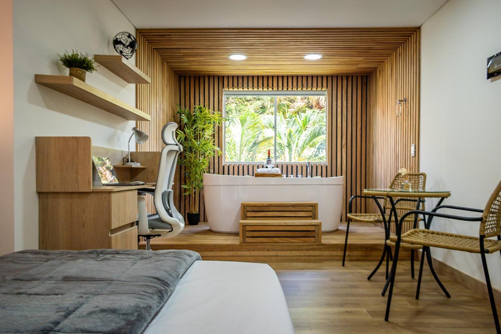 Studio with Spa Bath
