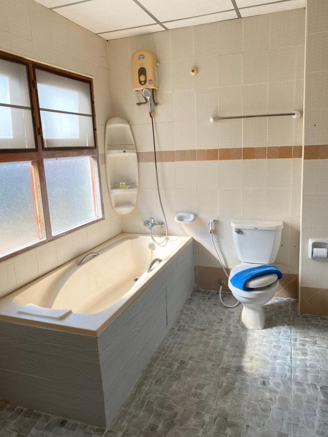 Suite - Photo 9