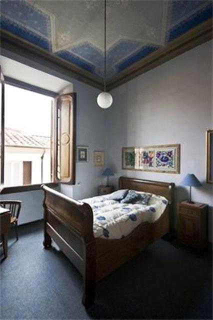 Single Room with Shared Bathroom photo 1