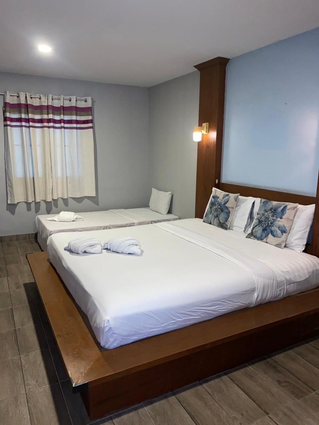 Standard Triple Room - Photo 7