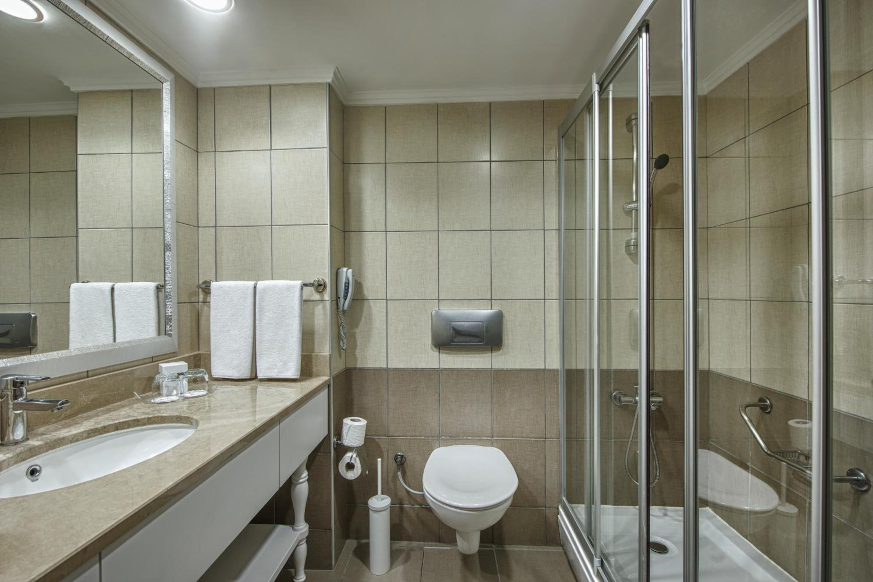 Standard Double or Twin Room with Land View photo 3