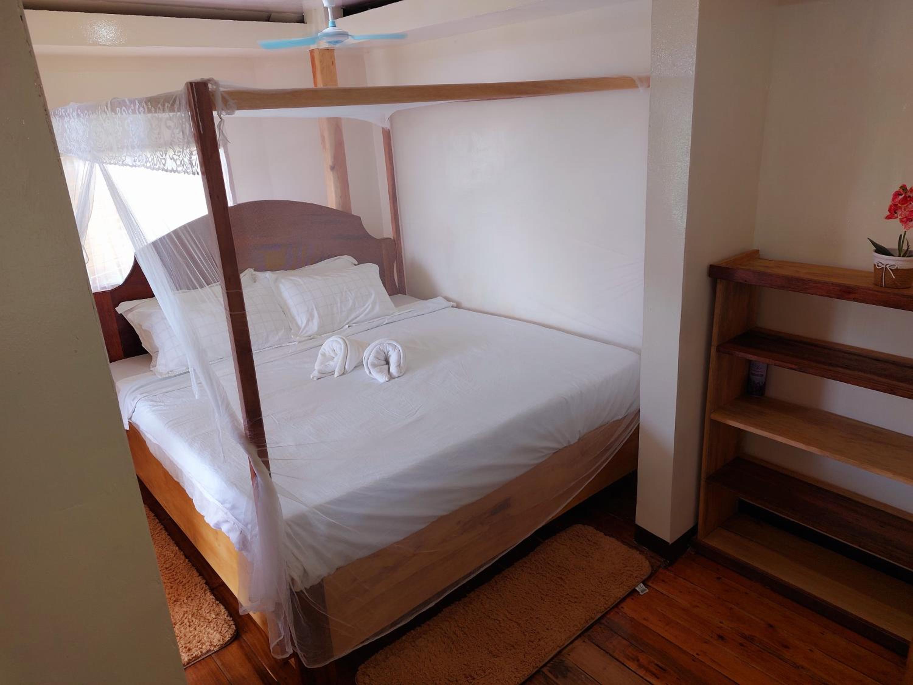 Deluxe Bungalow - Photo 2