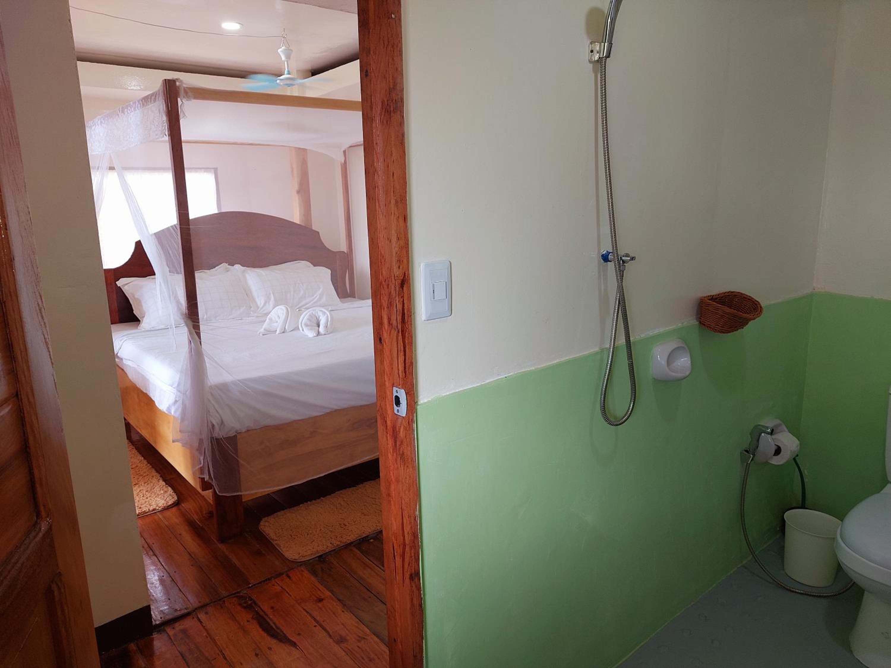 Deluxe Bungalow - Photo 3