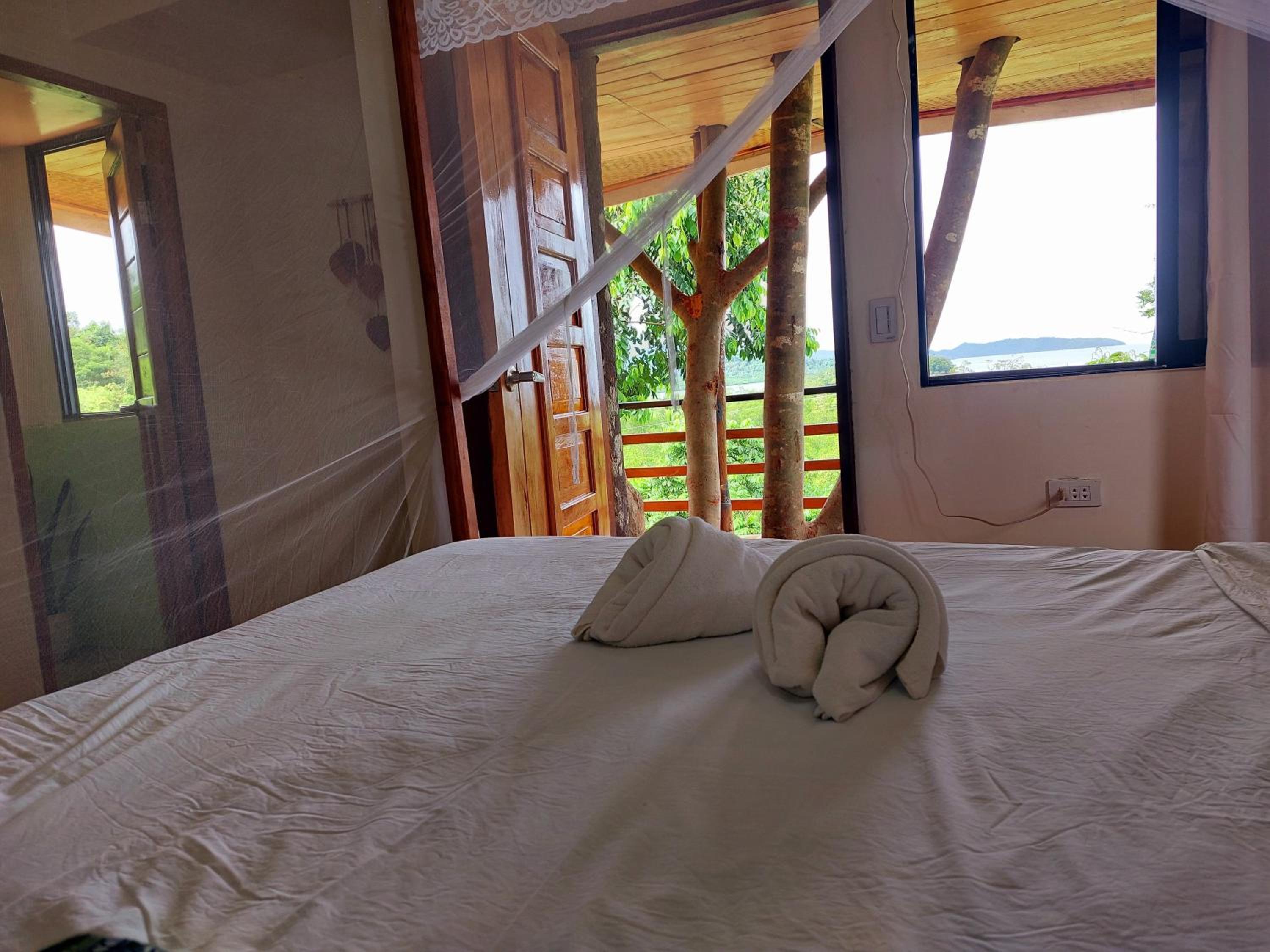 Deluxe Bungalow - Photo 7