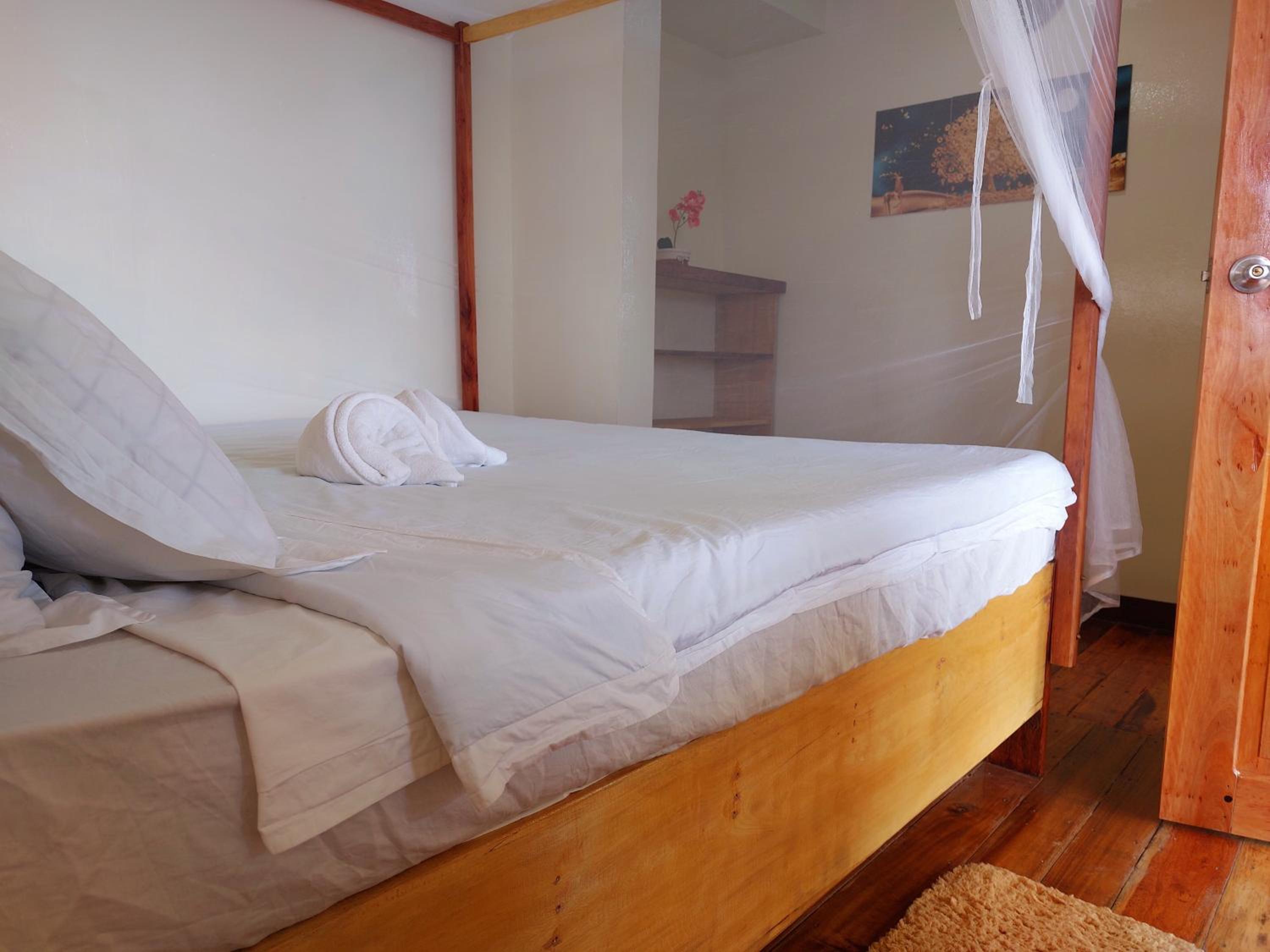 Deluxe Bungalow - Photo 10
