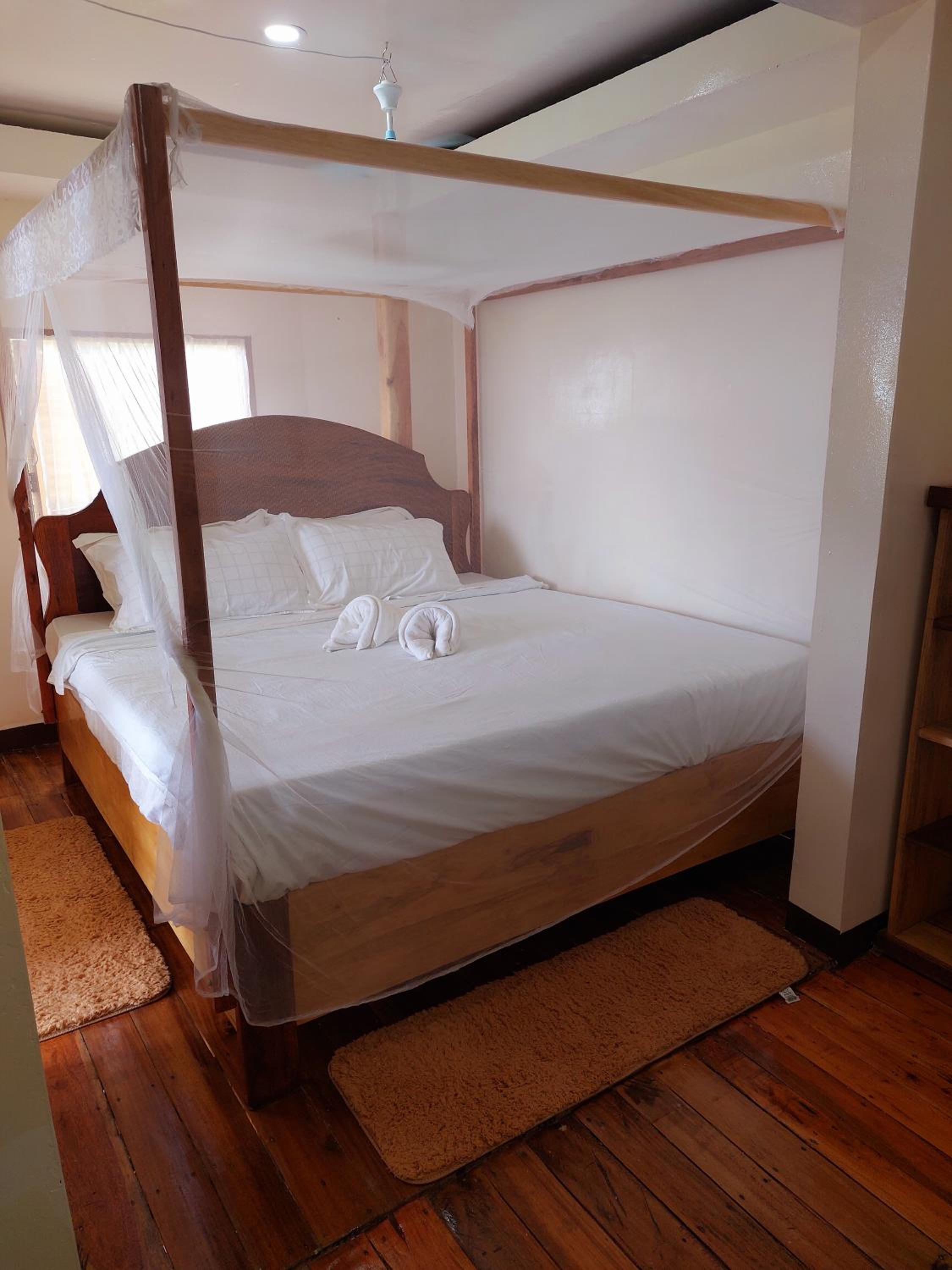 Deluxe Bungalow - Photo 12