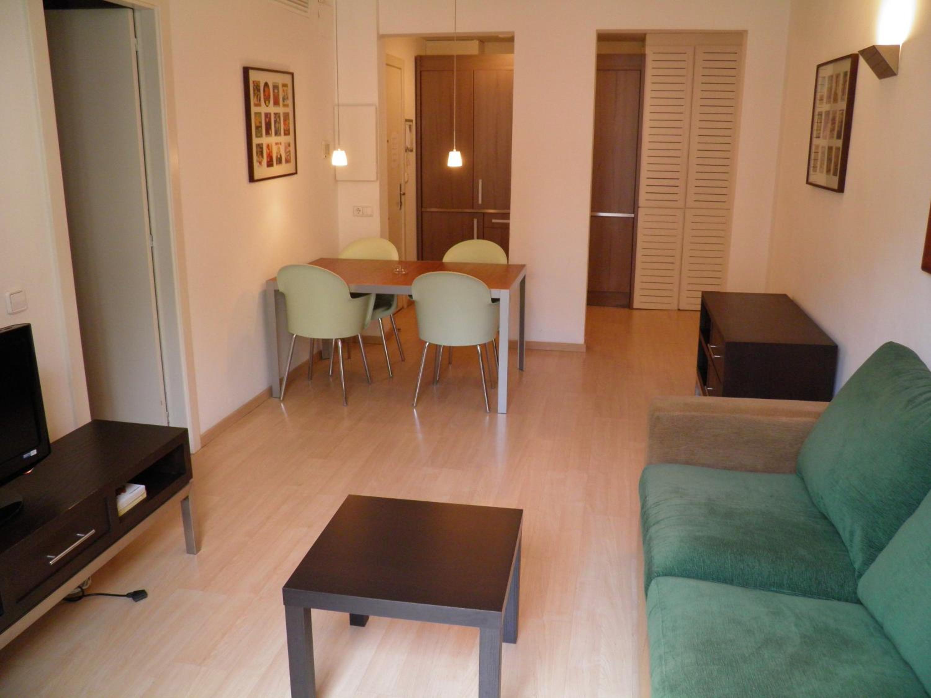 One-Bedroom Apartment photo 2