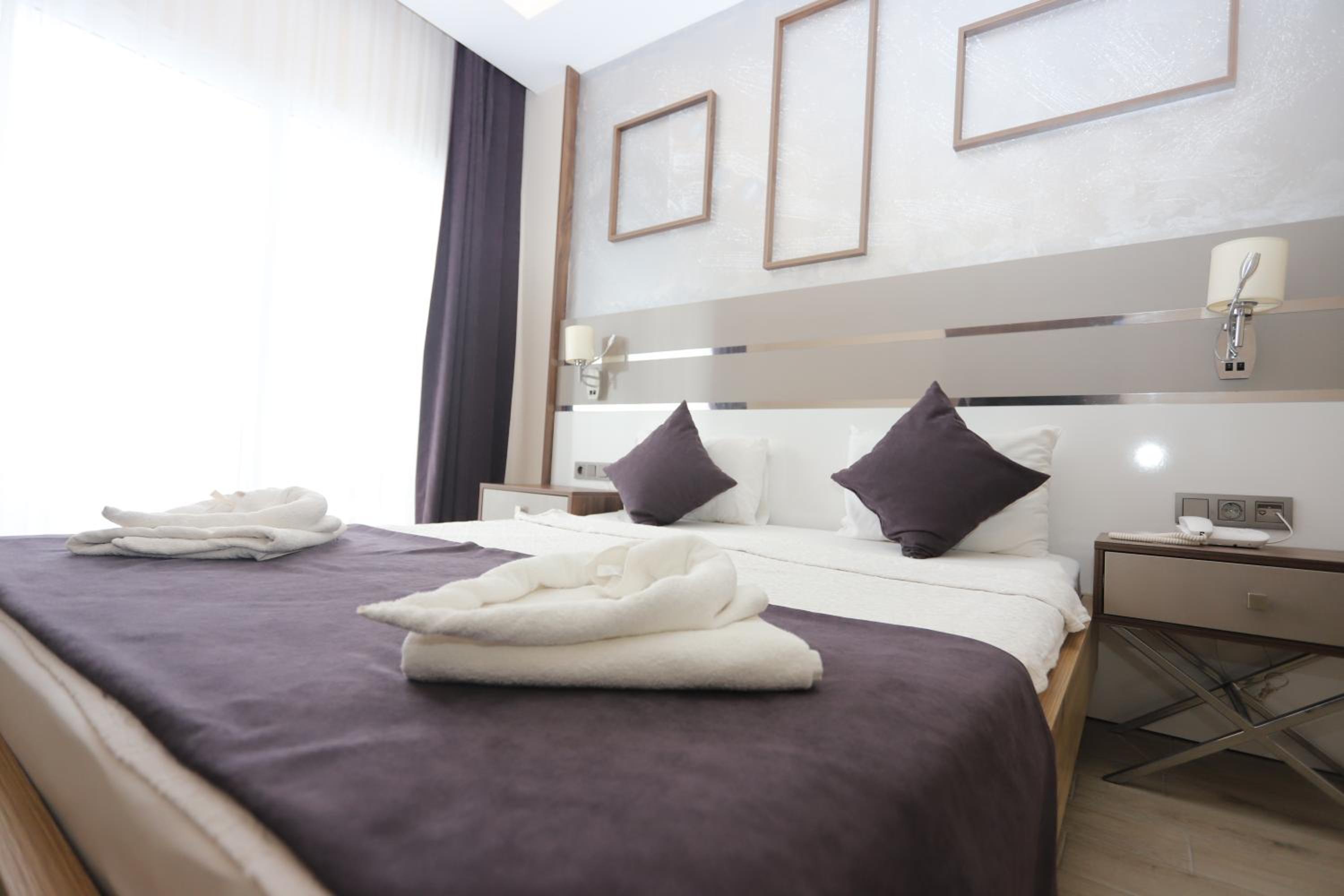 Standard Room - Land View photo 2