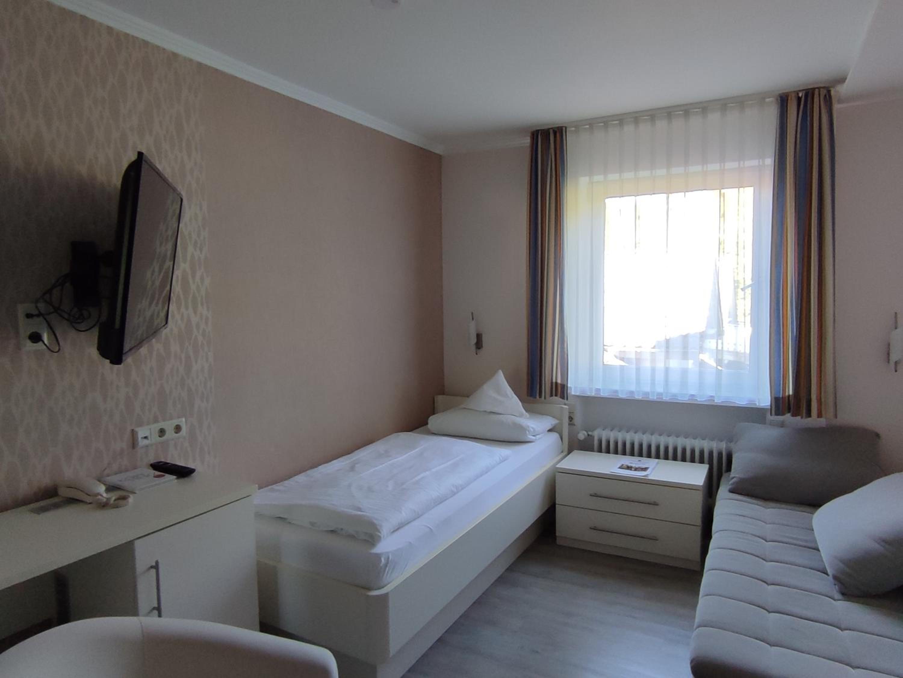 Single Room photo 3