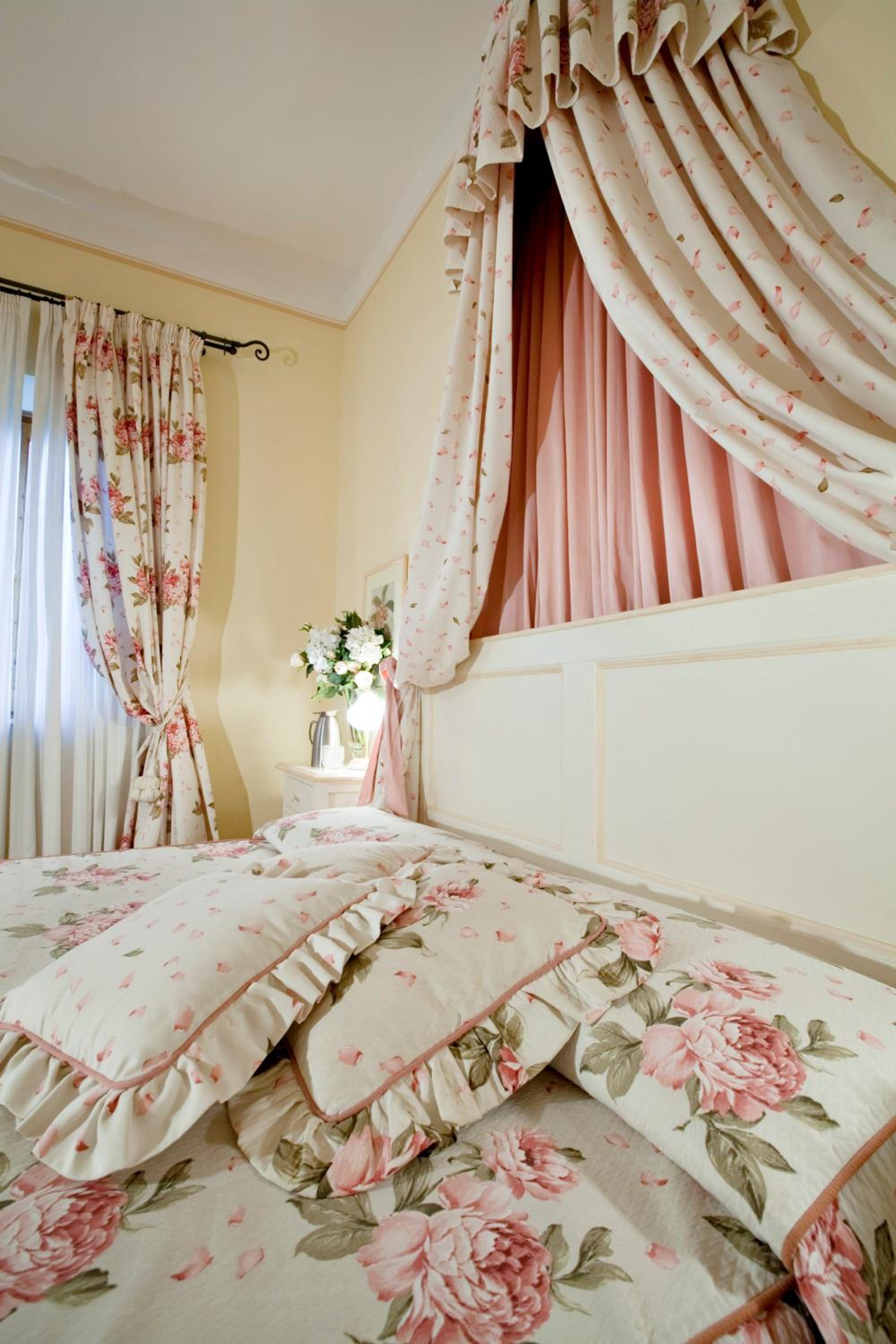 Double Room with Garden View - Photo 3