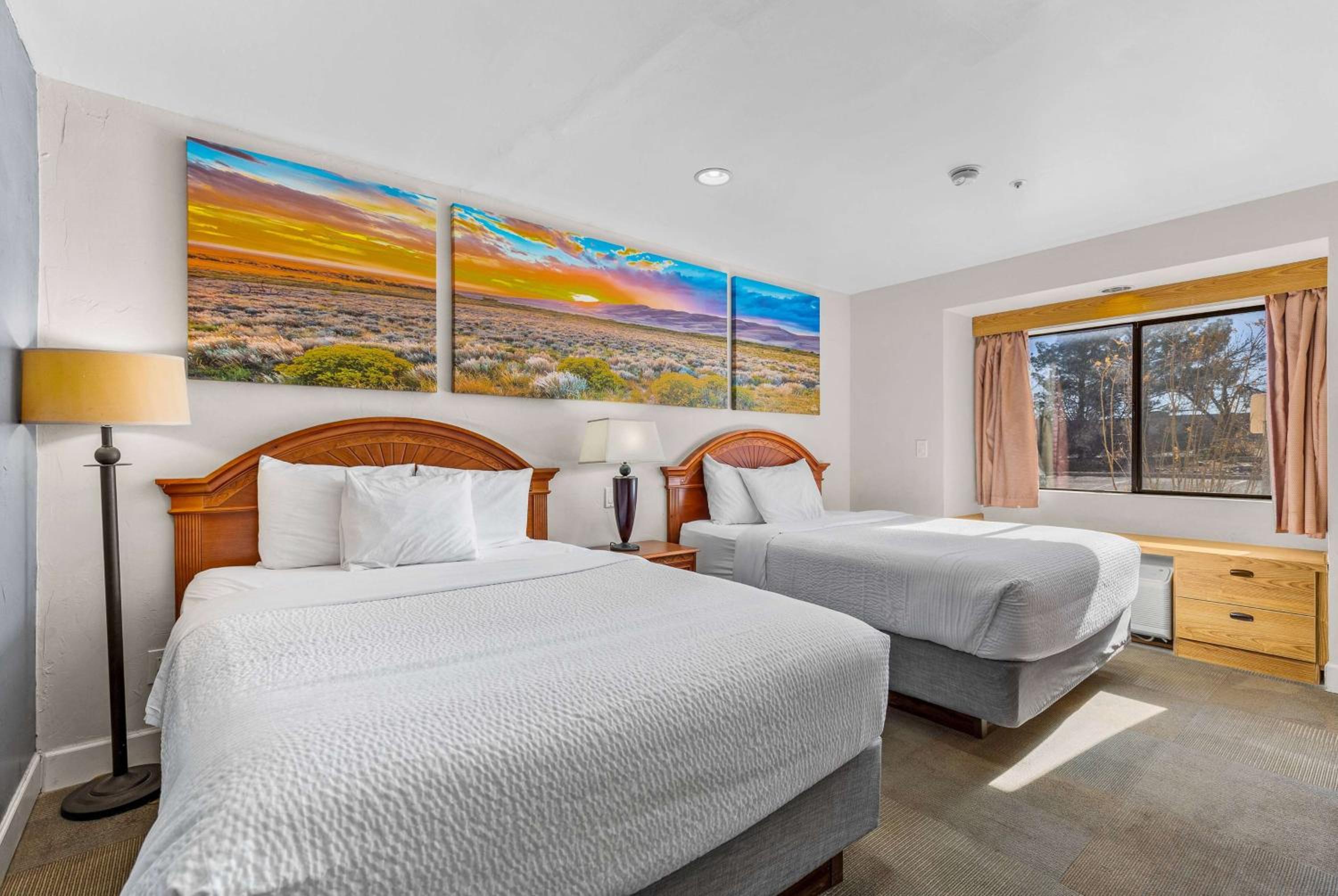 One-Bedroom Suite with Two Queen Beds - Non-Smoking - Photo 1