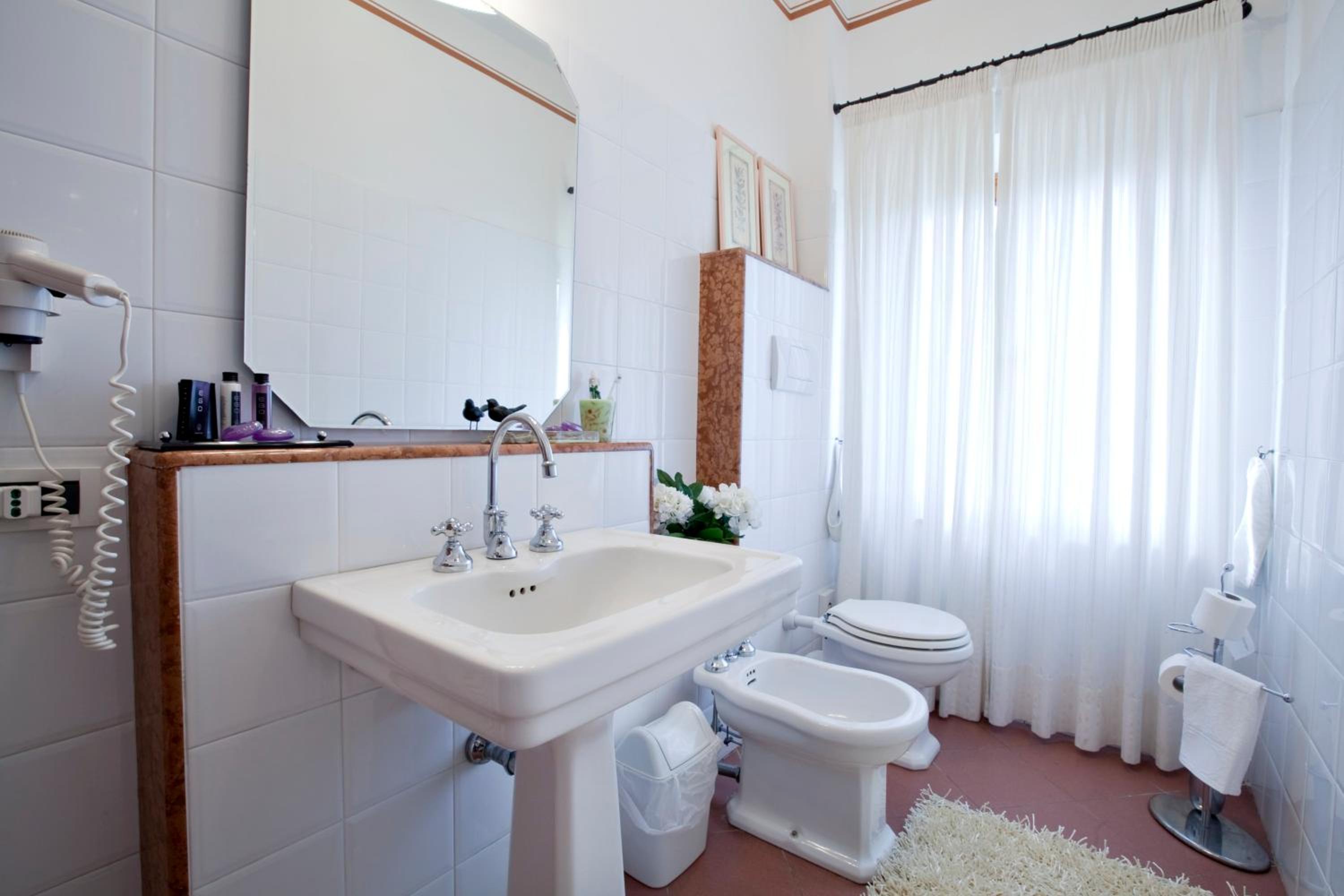 Double Room with Garden View - Photo 2