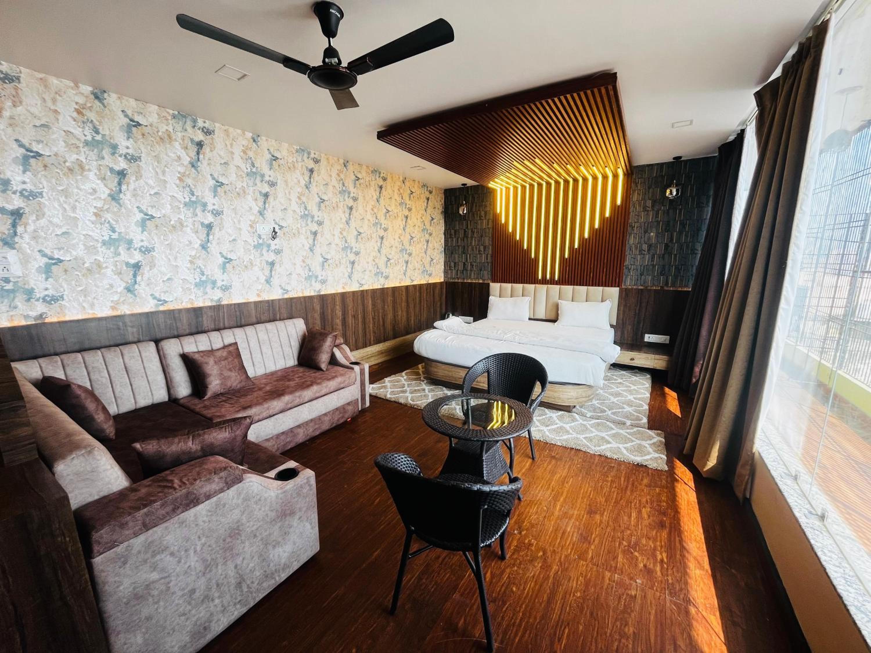 Suite with River View photo 3