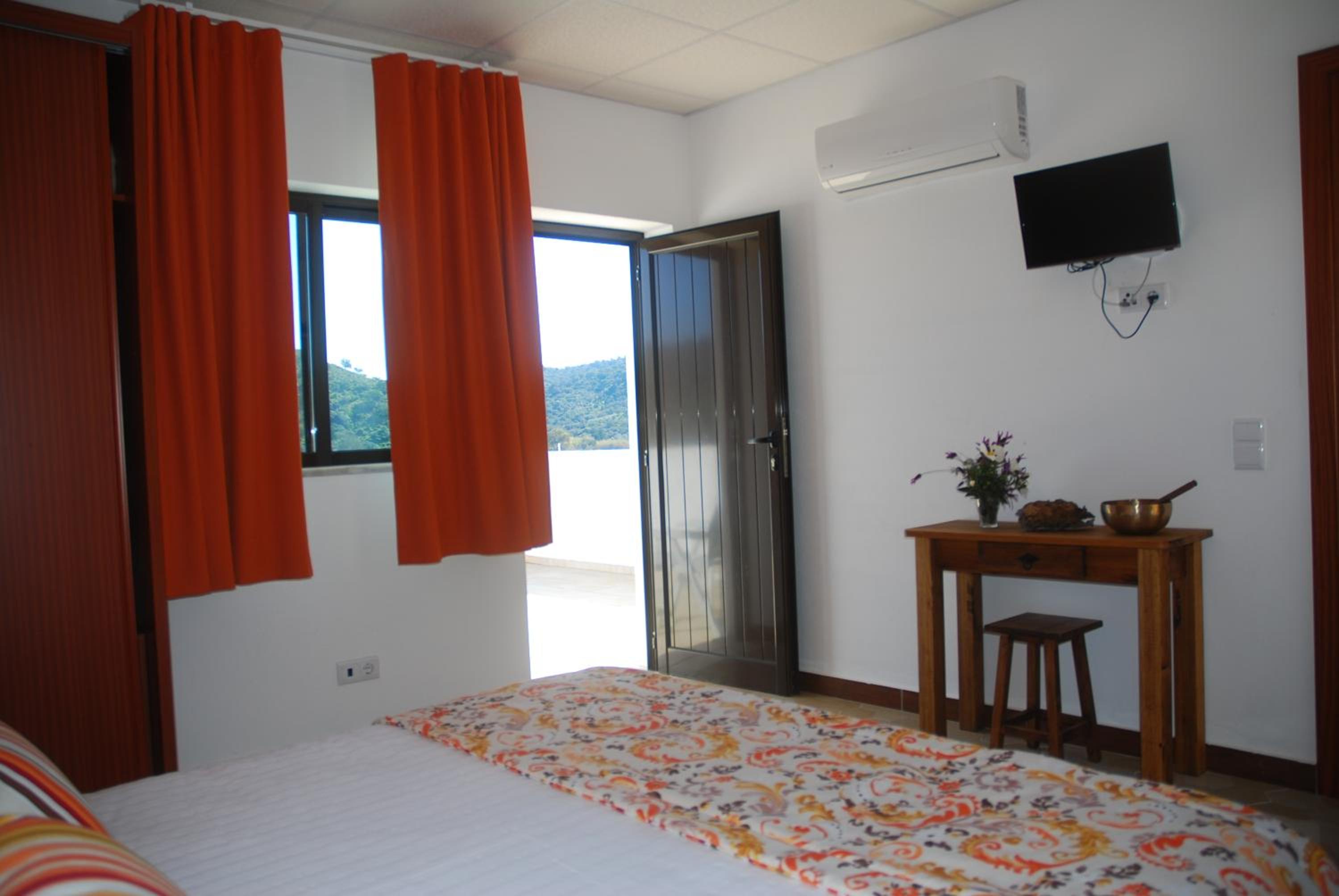 Double or Twin Room - Photo 35