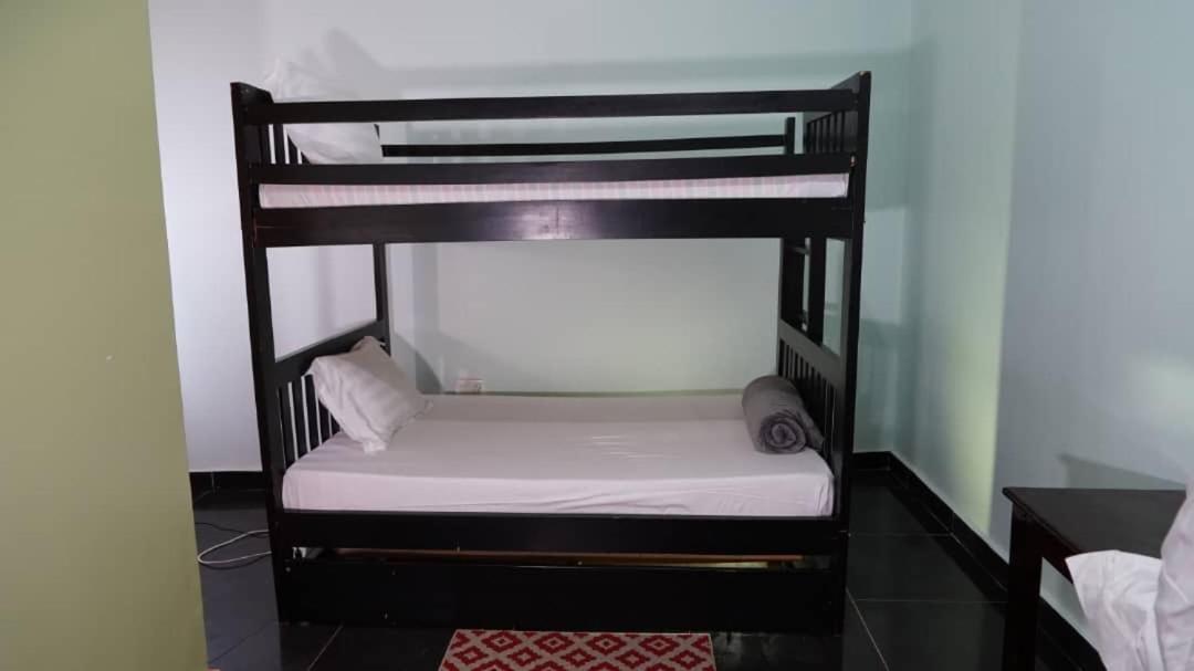 6-Bed Mixed Dormitory Room photo 3
