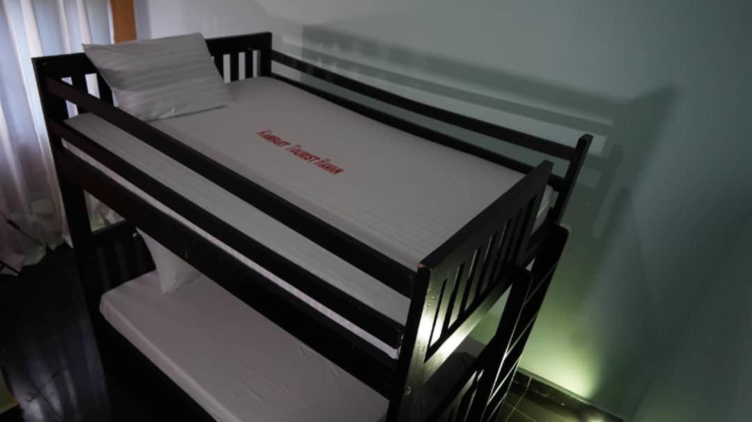 6-Bed Mixed Dormitory Room photo 2