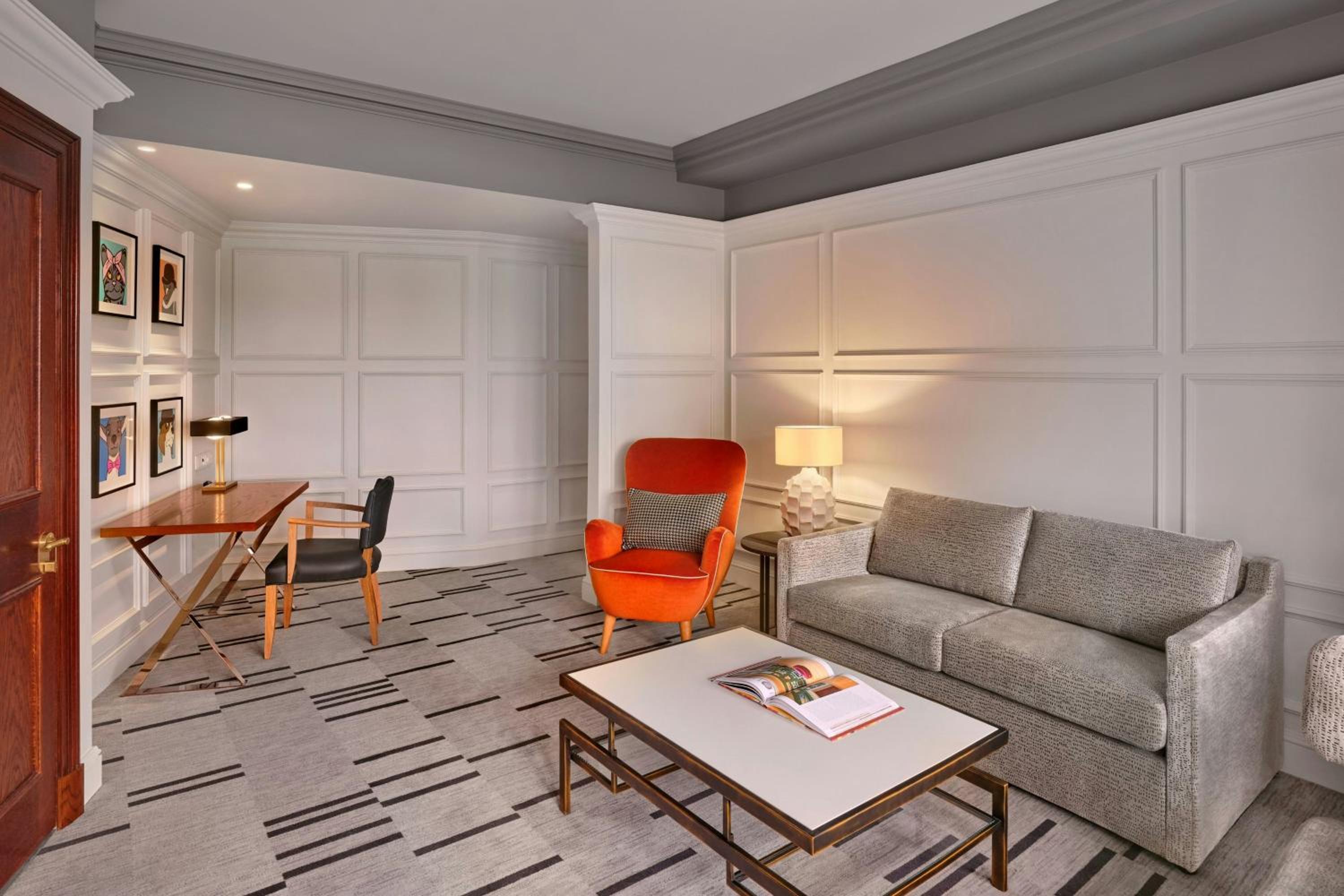 Suite with South Bank Balcony - Club Lounge Access