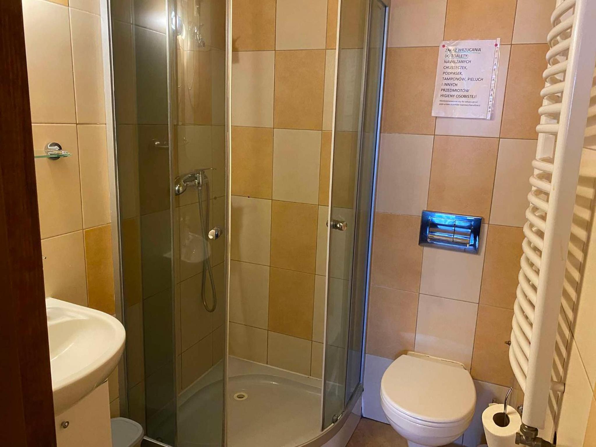 Double or Twin Room with Bathroom - Photo 6