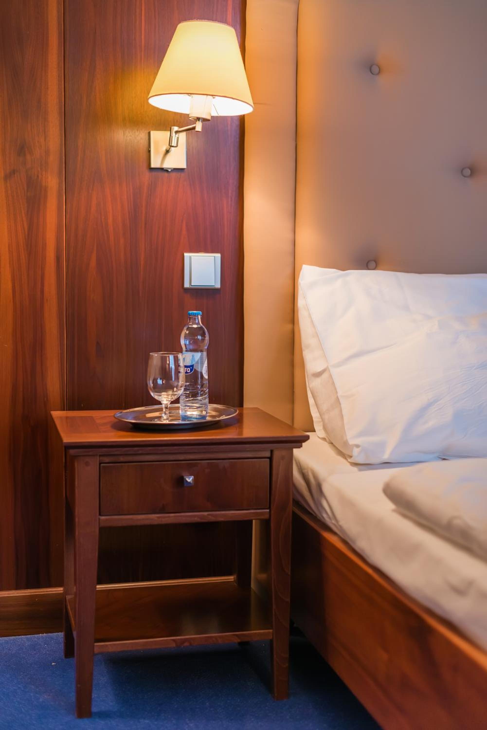 Double or Twin Room - Photo 2
