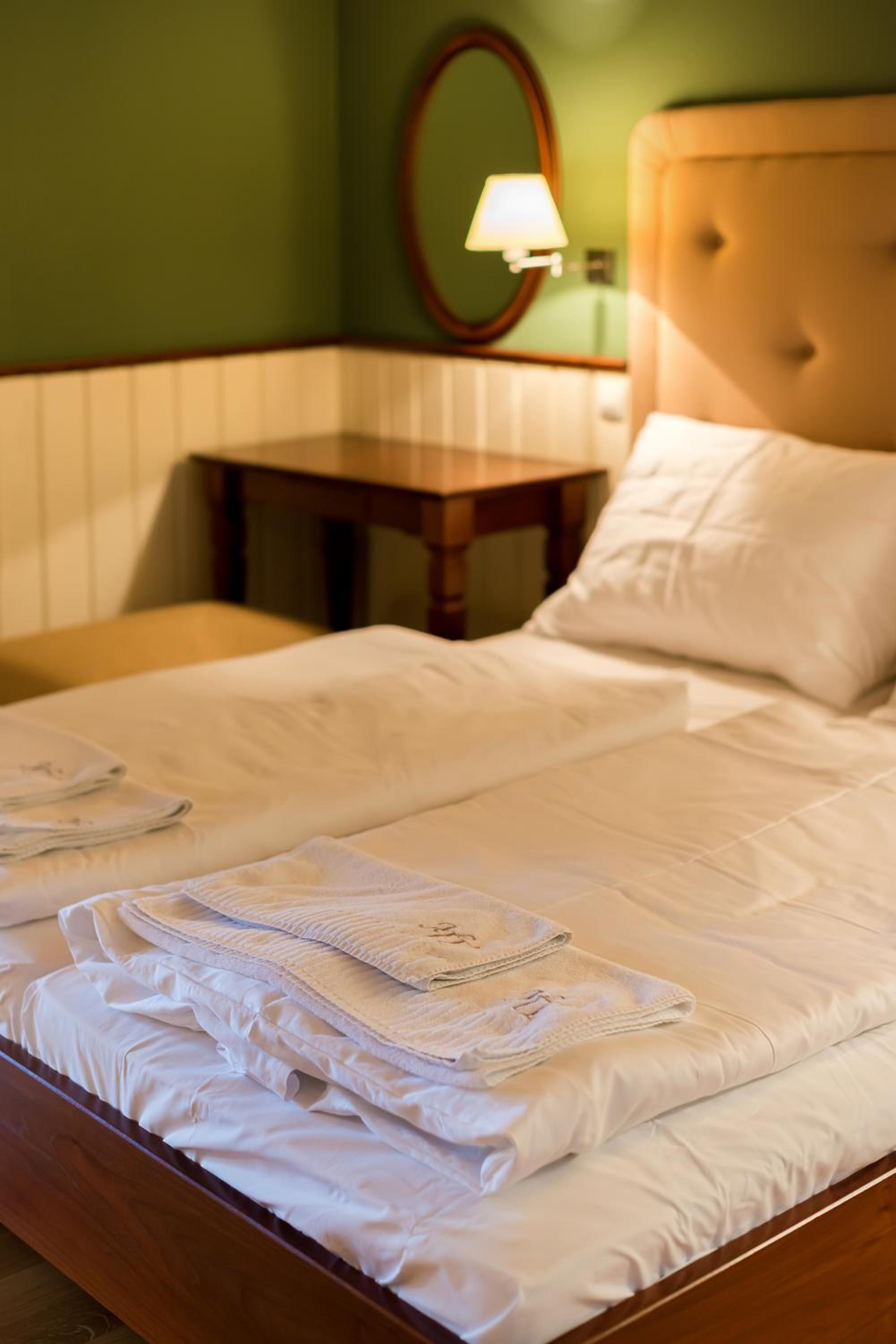 Deluxe Double Room - Photo 8