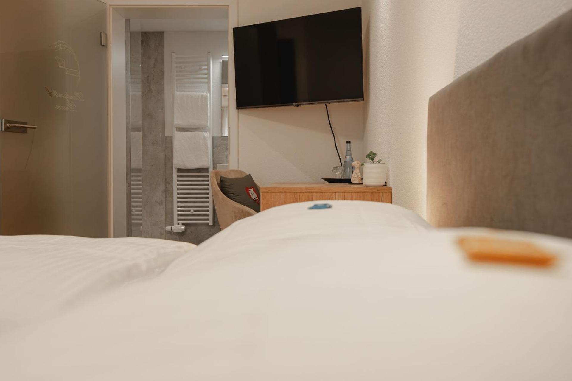 Standard Triple Room - Photo 10