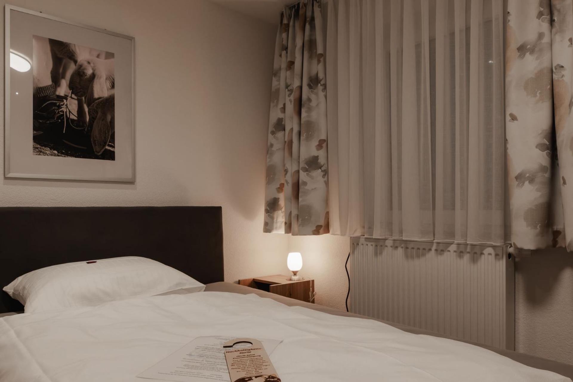 Standard Queen Room - Photo 4
