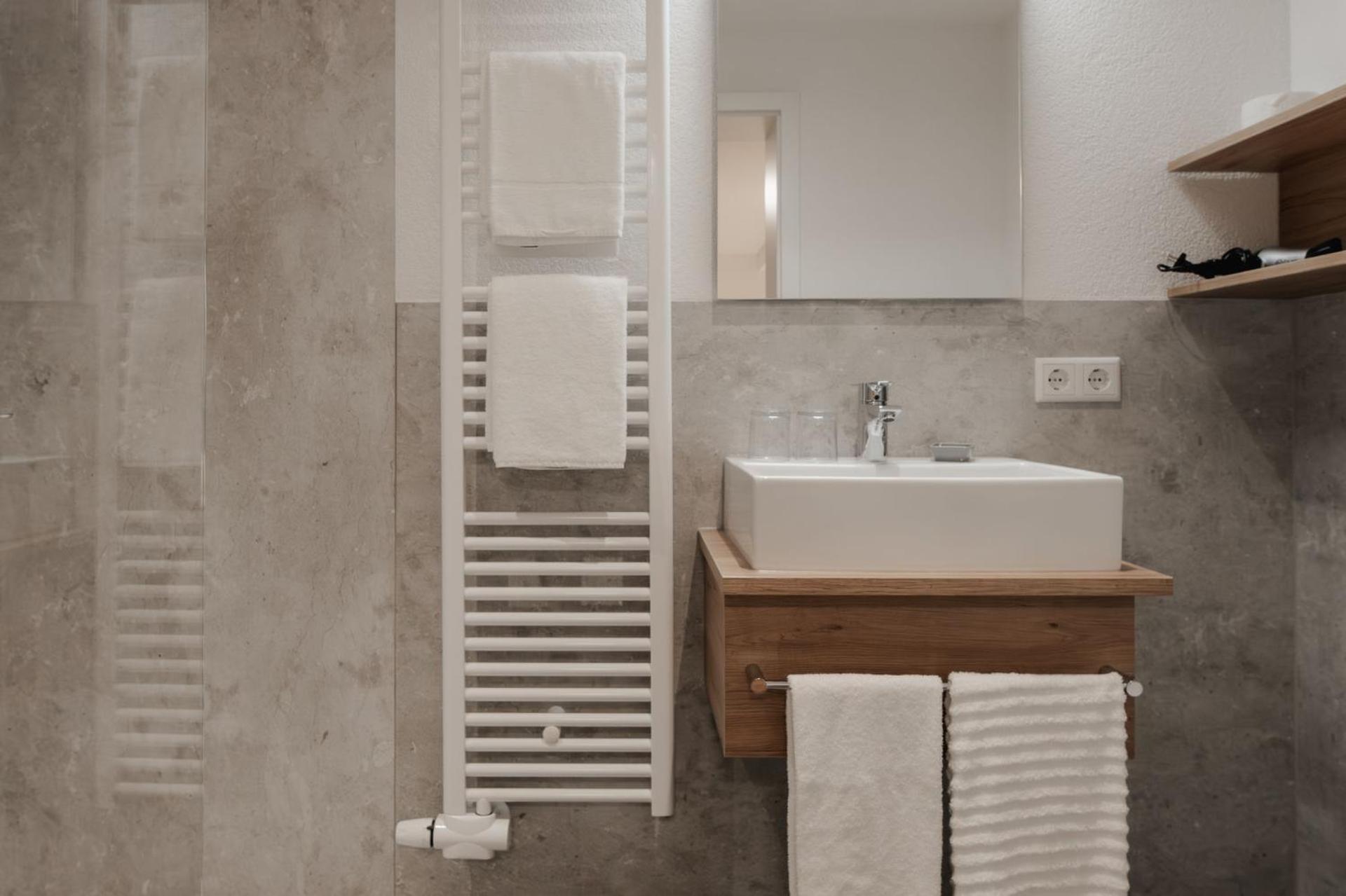 Standard Triple Room - Photo 5