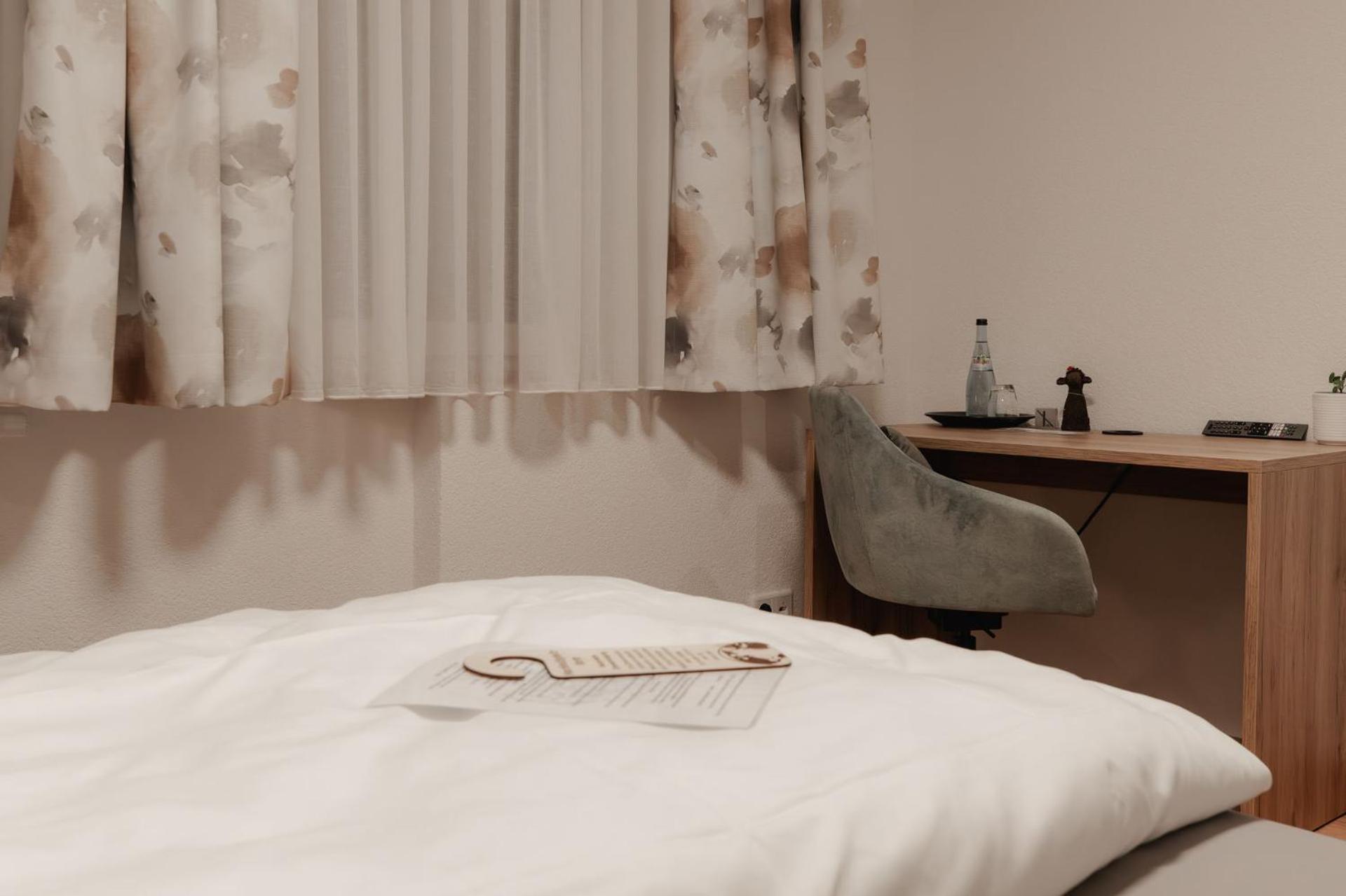 Standard Queen Room - Photo 1