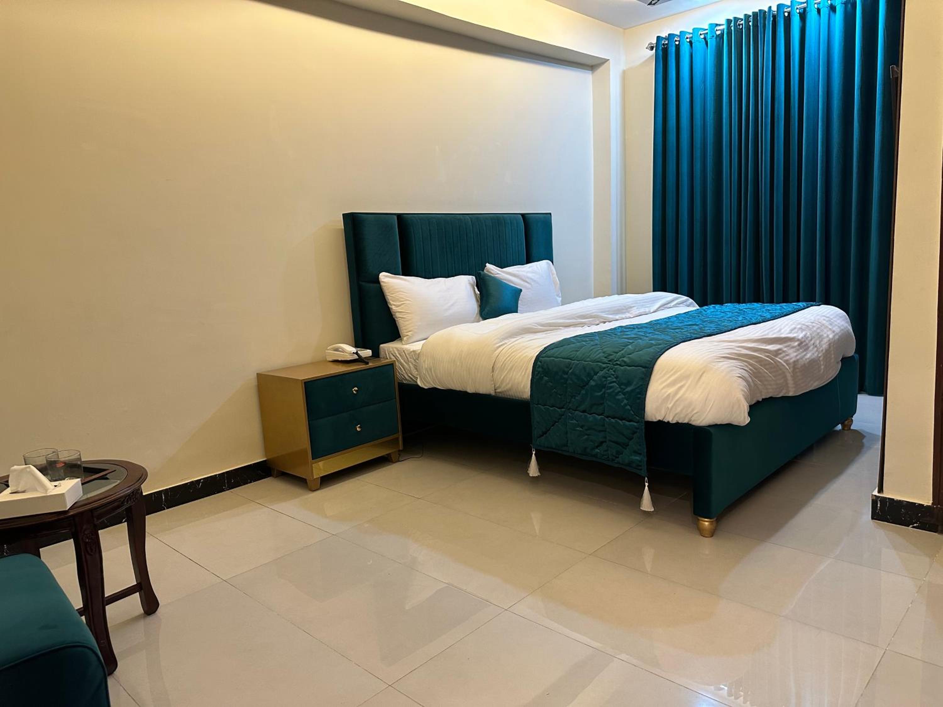 Standard King Room