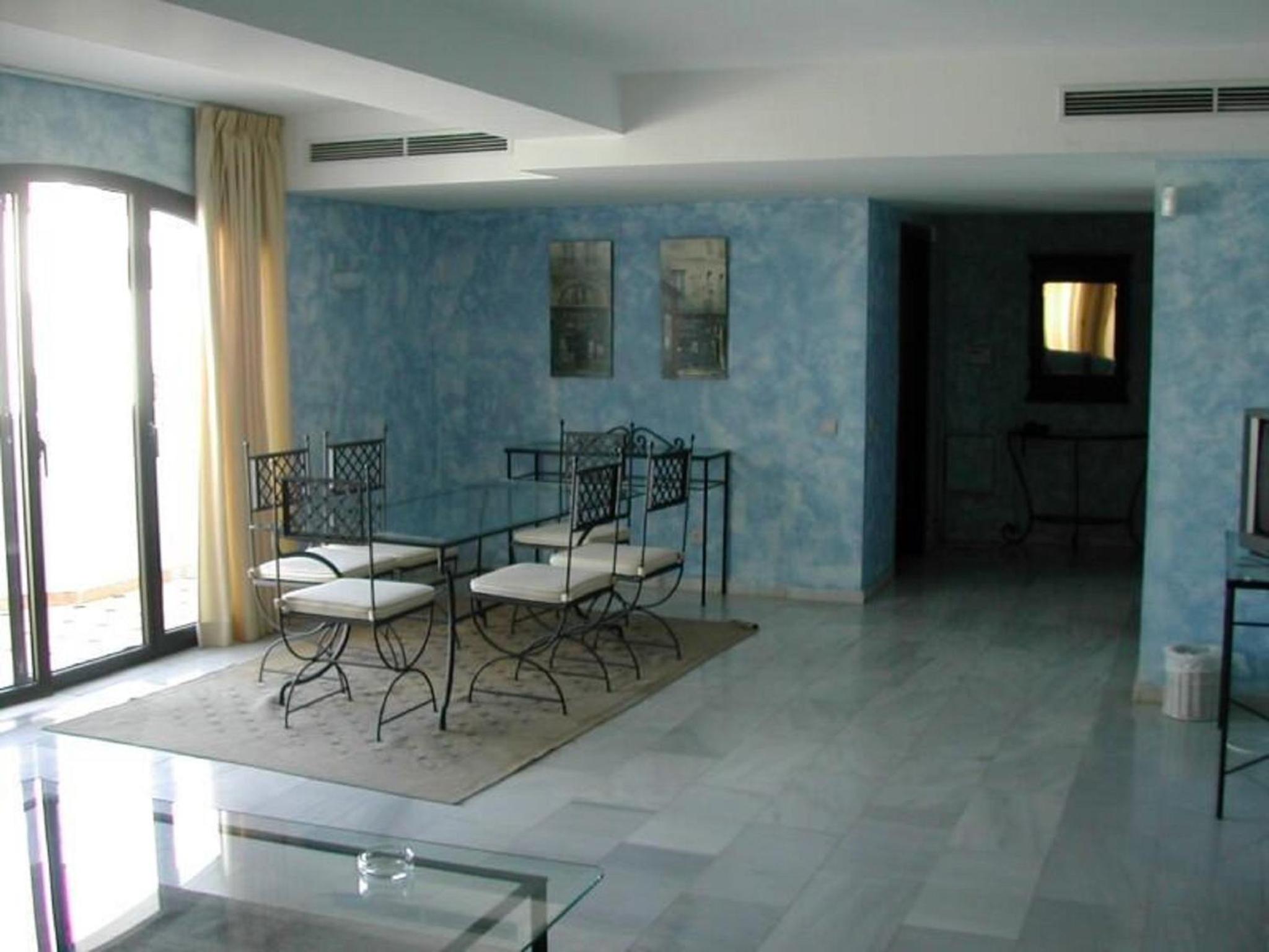 Two-Bedroom Apartment (4 Adults) - Photo 4