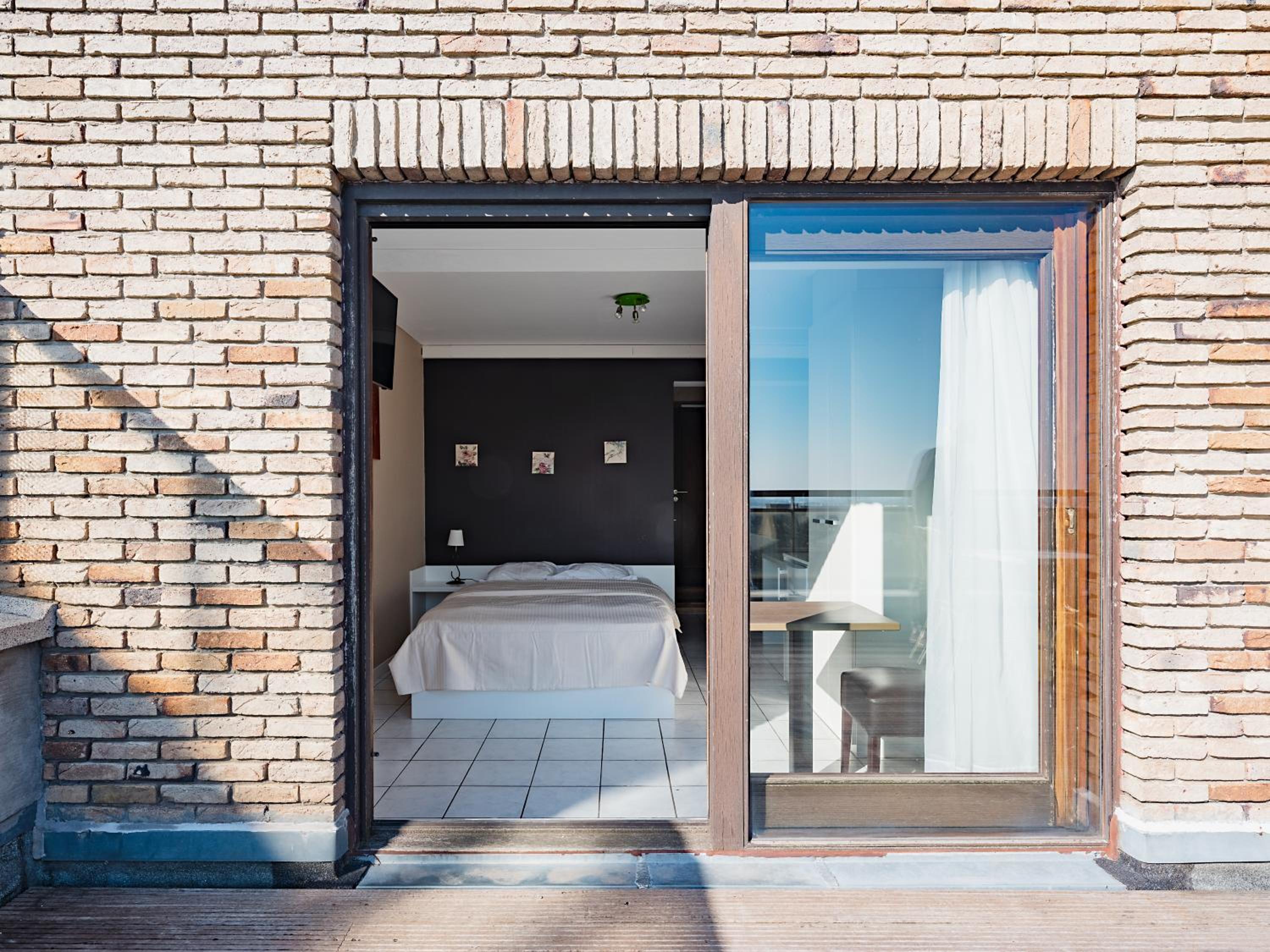 Double Room with Balcony - Photo 1